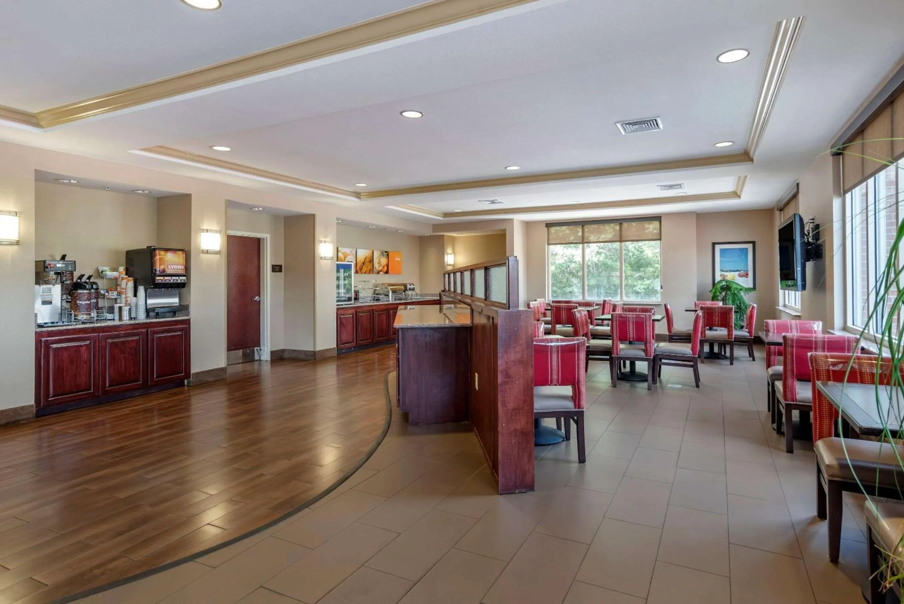 Restaurant/places to eat in Comfort Suites Biloxi/Ocean Springs