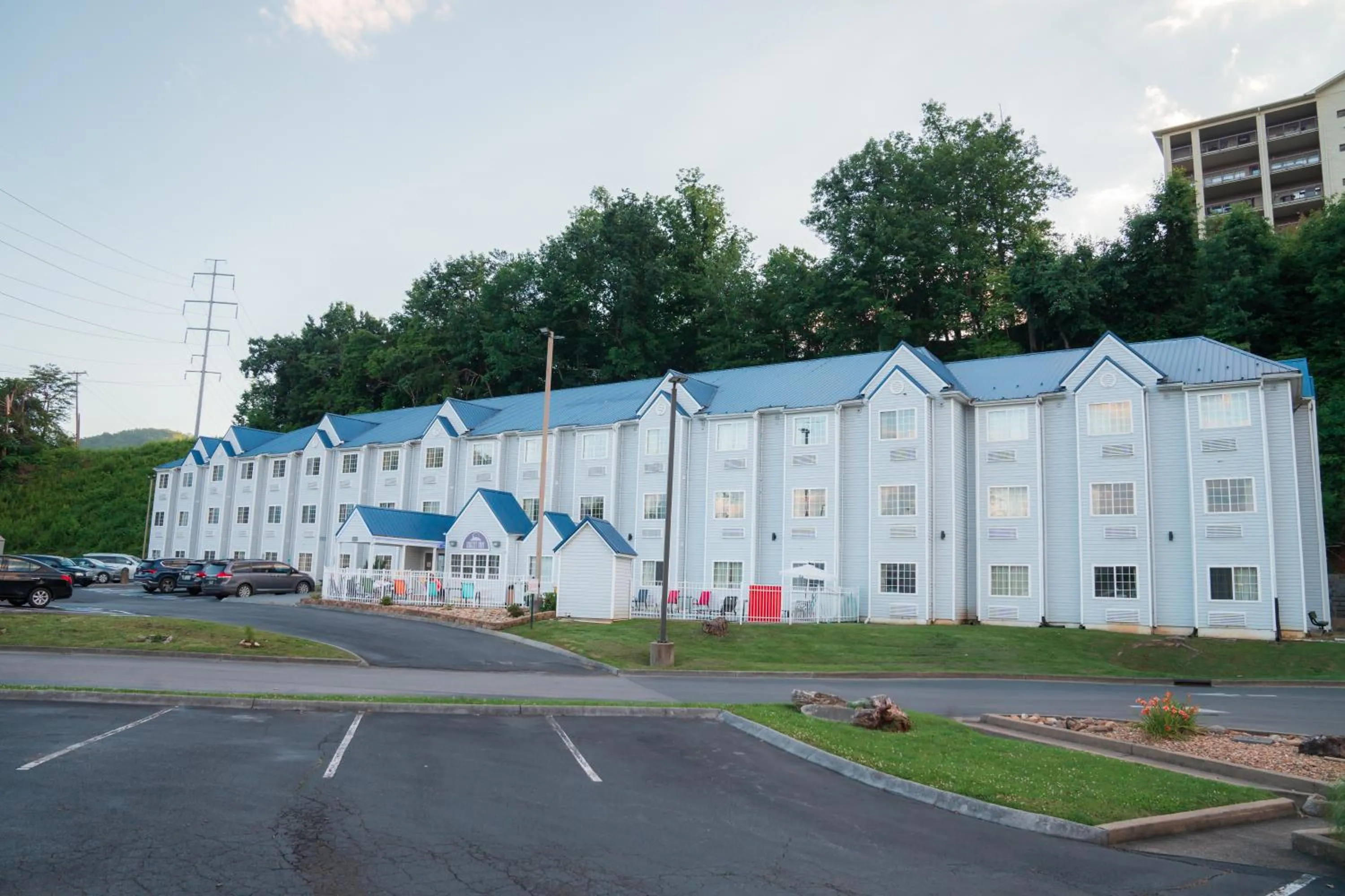 Property building in Guest Inn Pigeon Forge