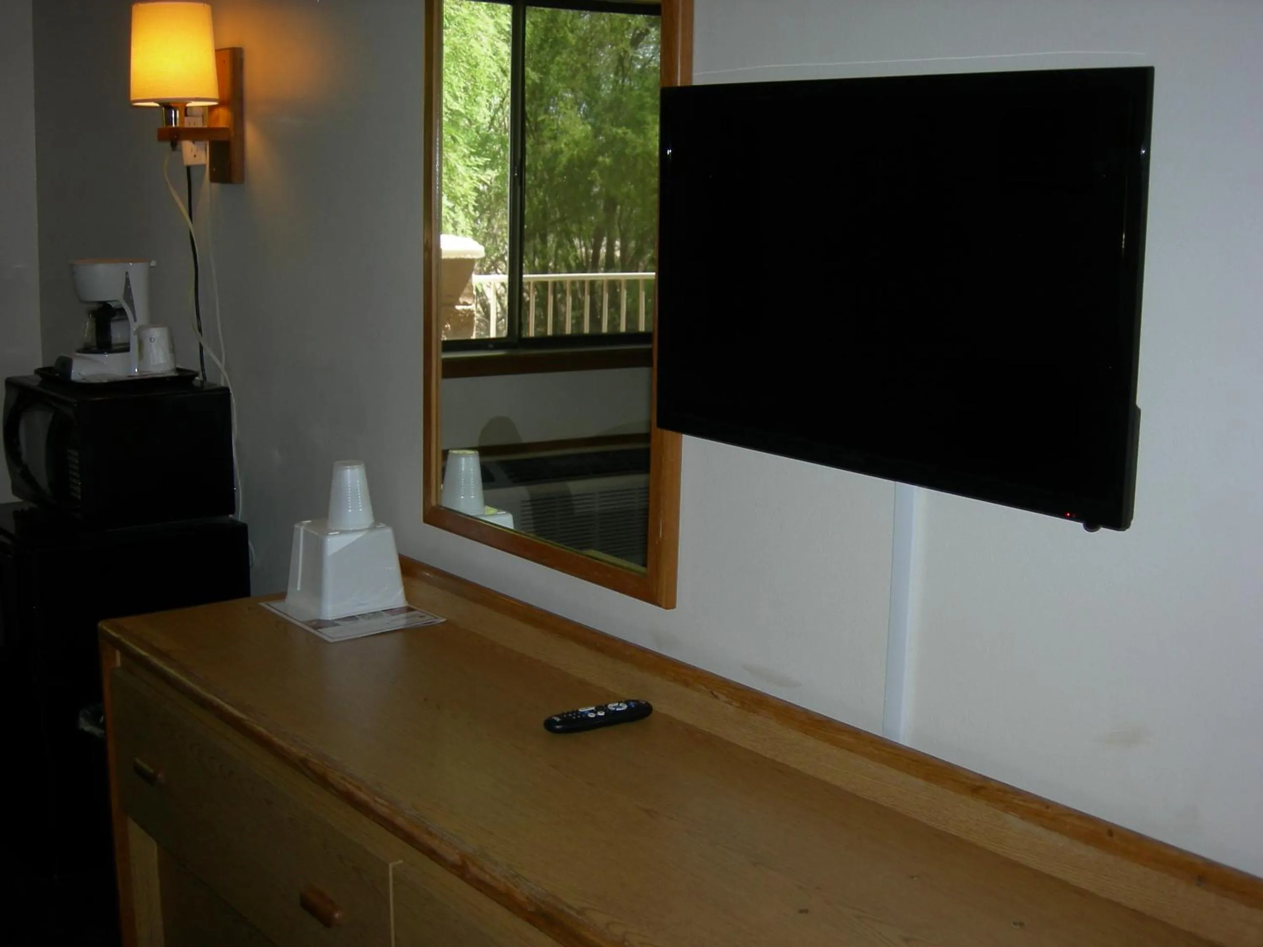 TV and multimedia, TV/Entertainment Center in Grand Hotel