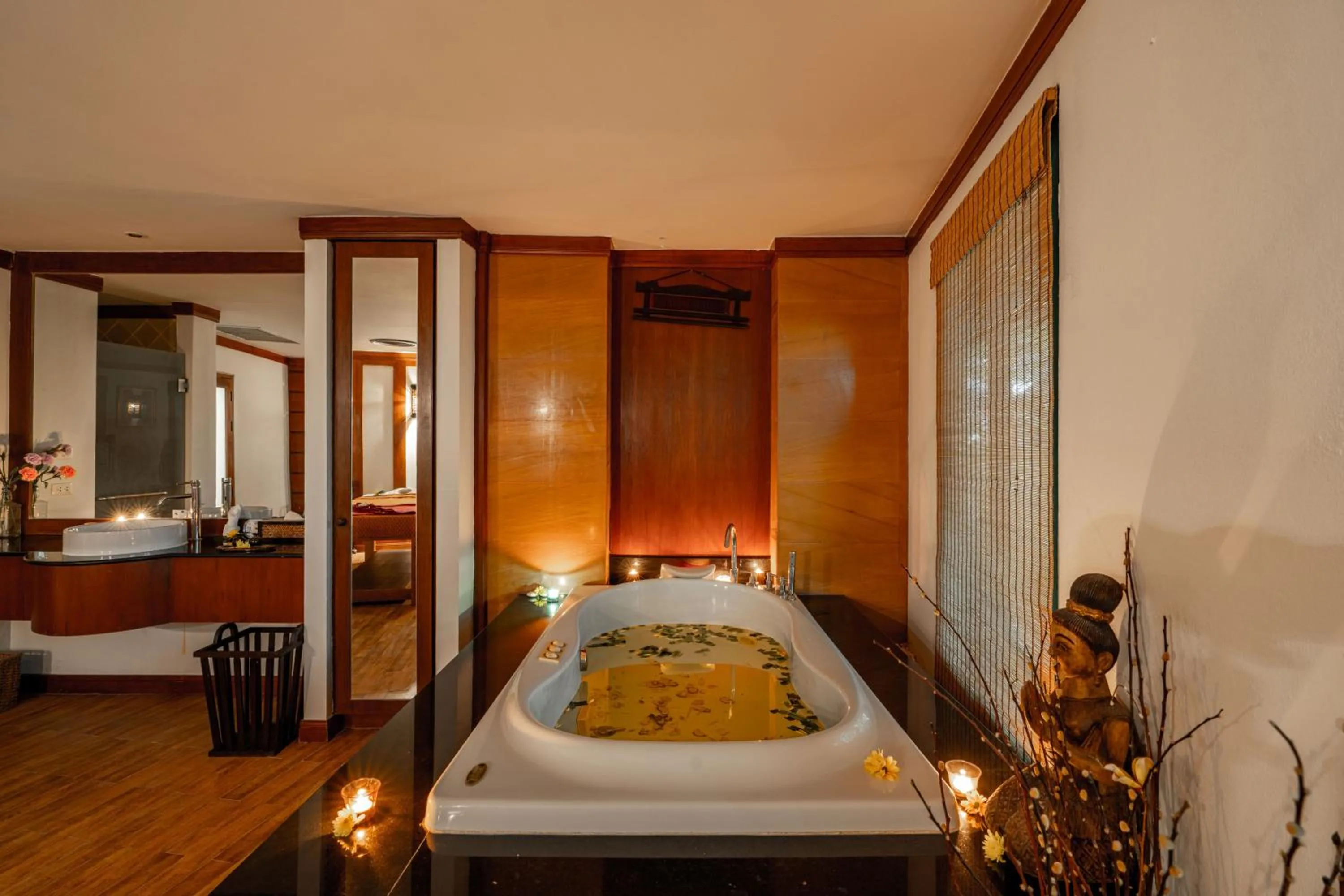 Spa and wellness centre/facilities, Bed in The Royal Paradise Hotel & Spa