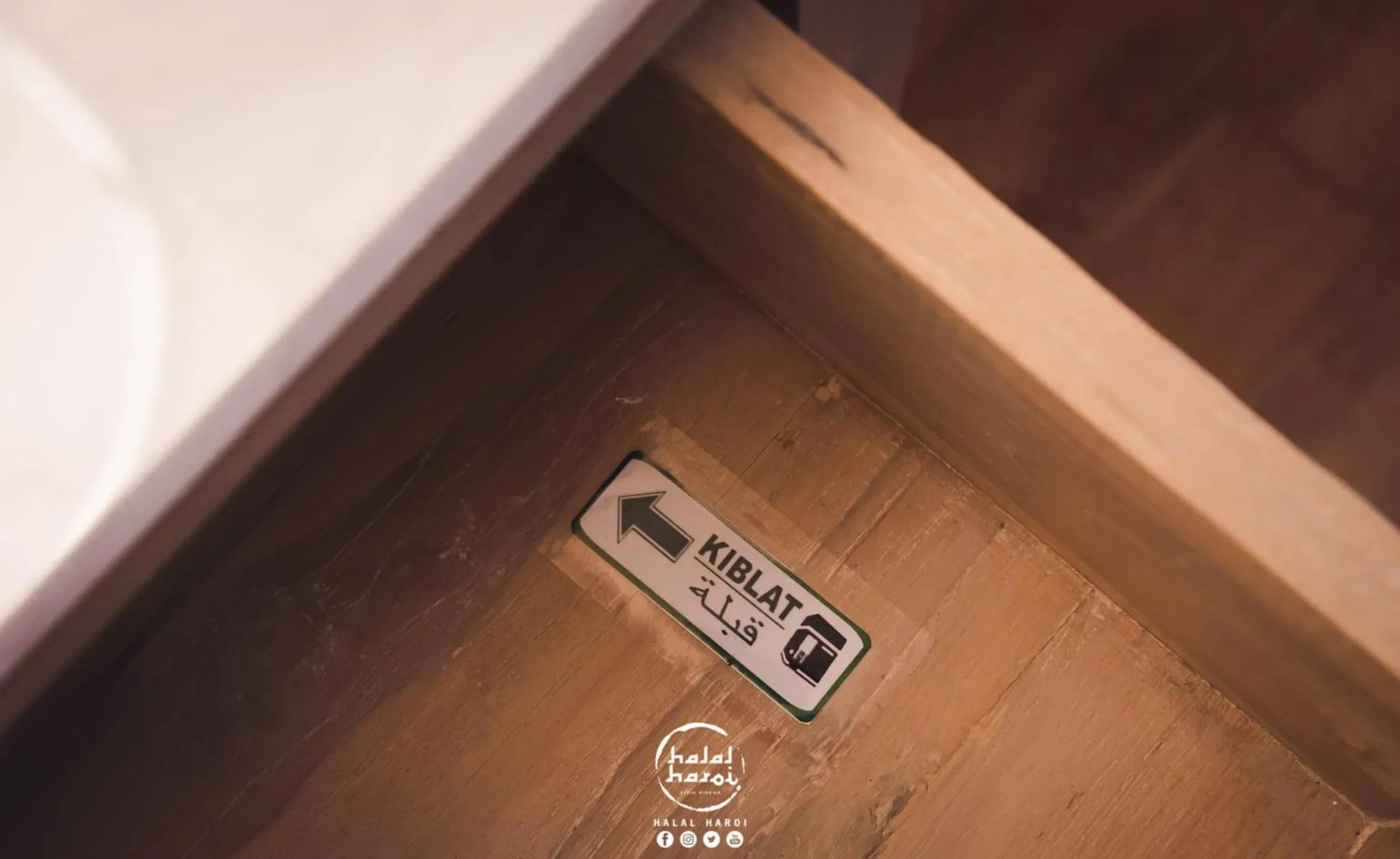 Logo/Certificate/Sign in The Royal Paradise Hotel & Spa