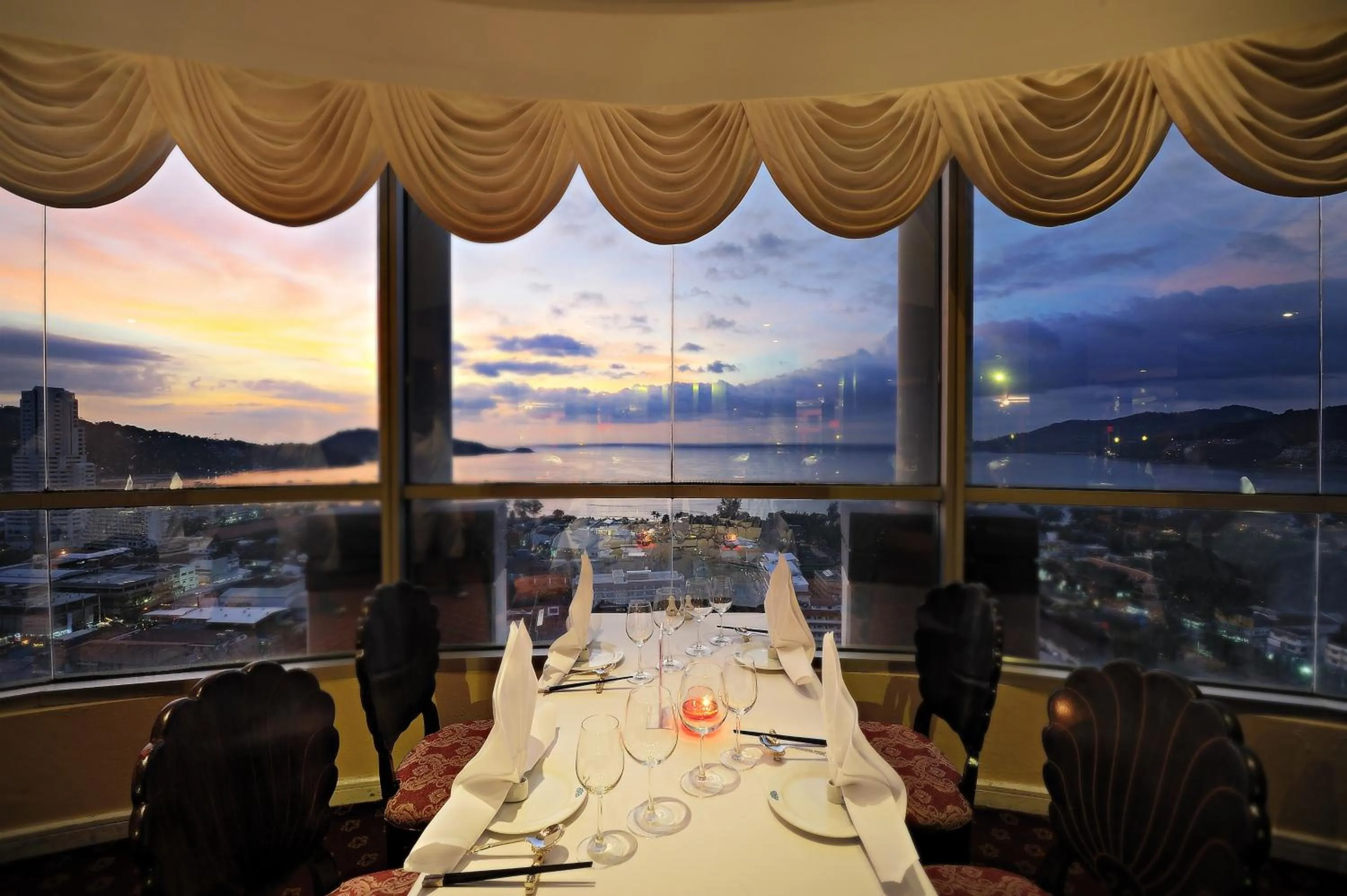 Restaurant/places to eat in The Royal Paradise Hotel & Spa