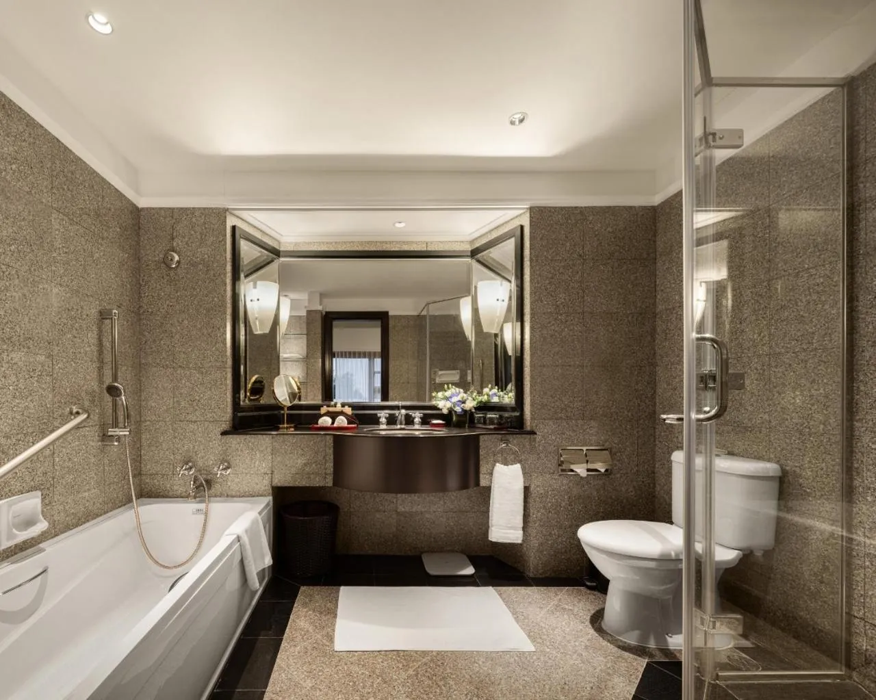 Bathroom in Pan Pacific Suzhou -Including unlimited access to the 4A-level Panmen Scenic Area