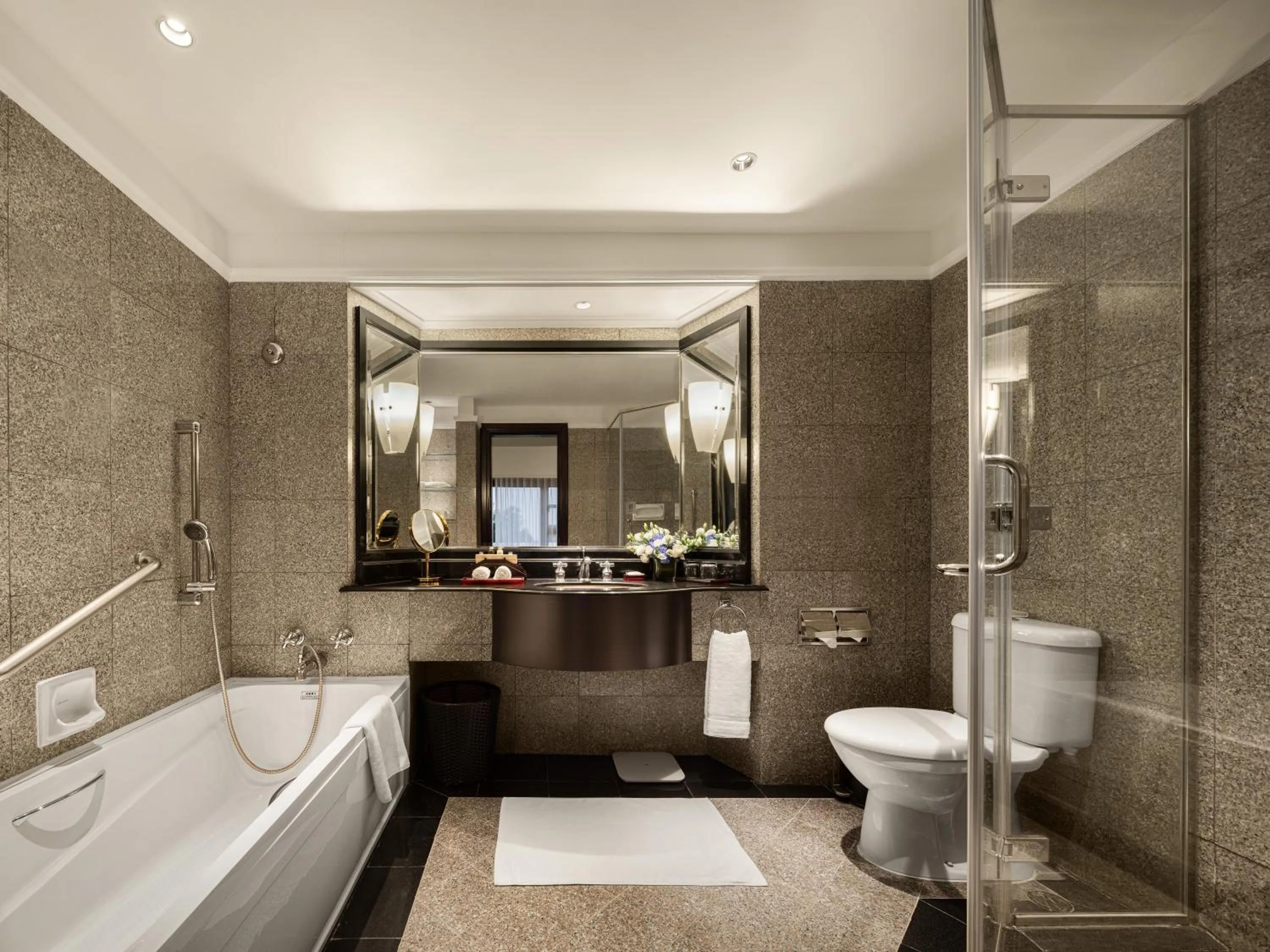 Toilet in Pan Pacific Suzhou -Including unlimited access to the 4A-level Panmen Scenic Area