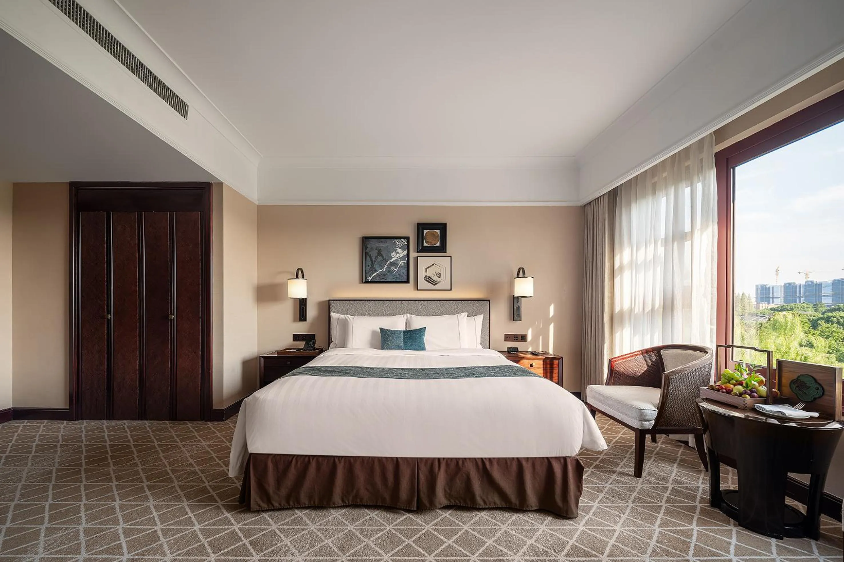 Photo of the whole room, Bed in Pan Pacific Suzhou -Including unlimited access to the 4A-level Panmen Scenic Area