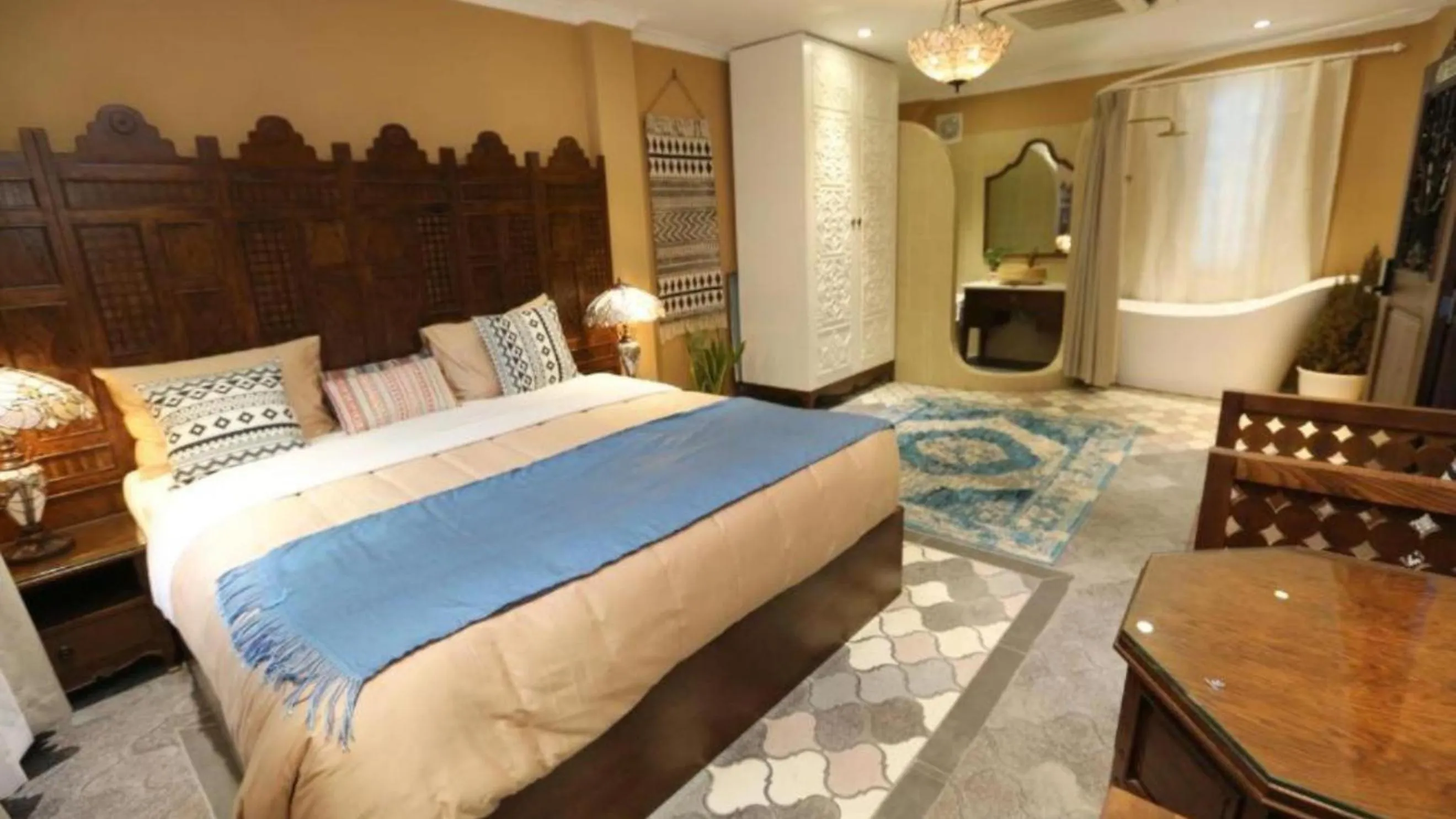 Bedroom, Bed in Duc Vuong Saigon Hotel - Bui Vien