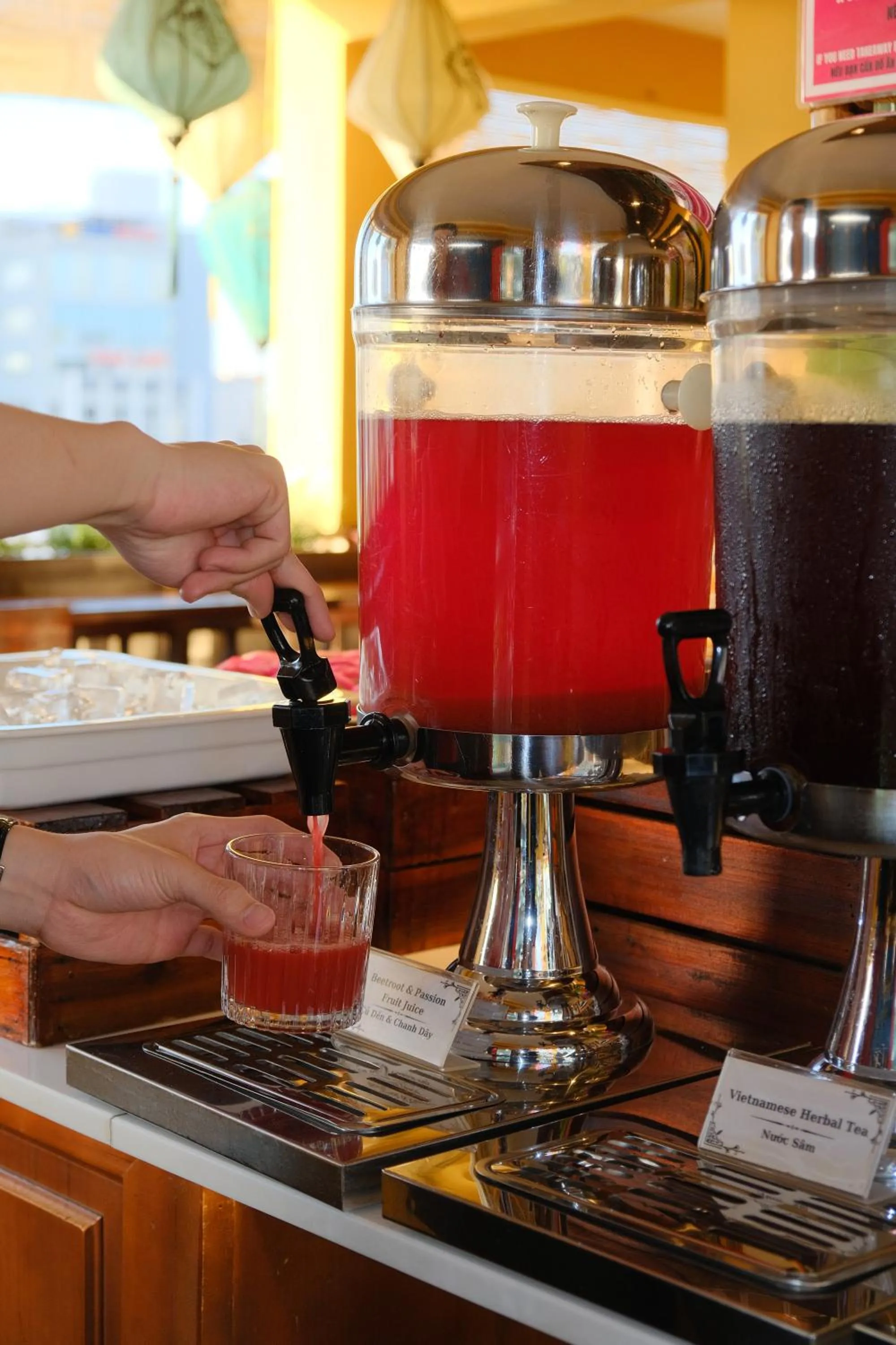 Restaurant/places to eat in Duc Vuong Saigon Hotel - Bui Vien