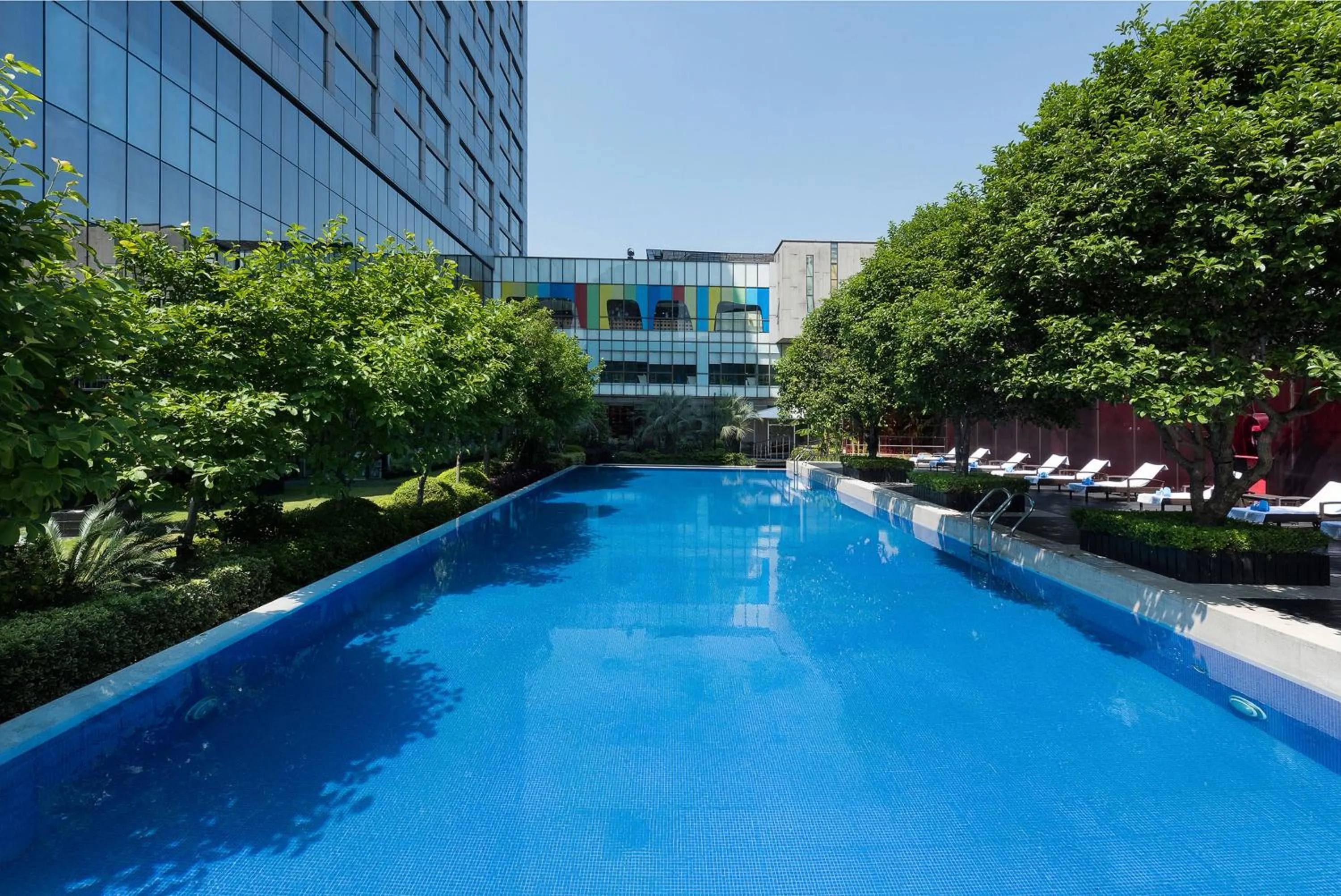 Swimming pool in Grand Mercure Shanghai Century Park
