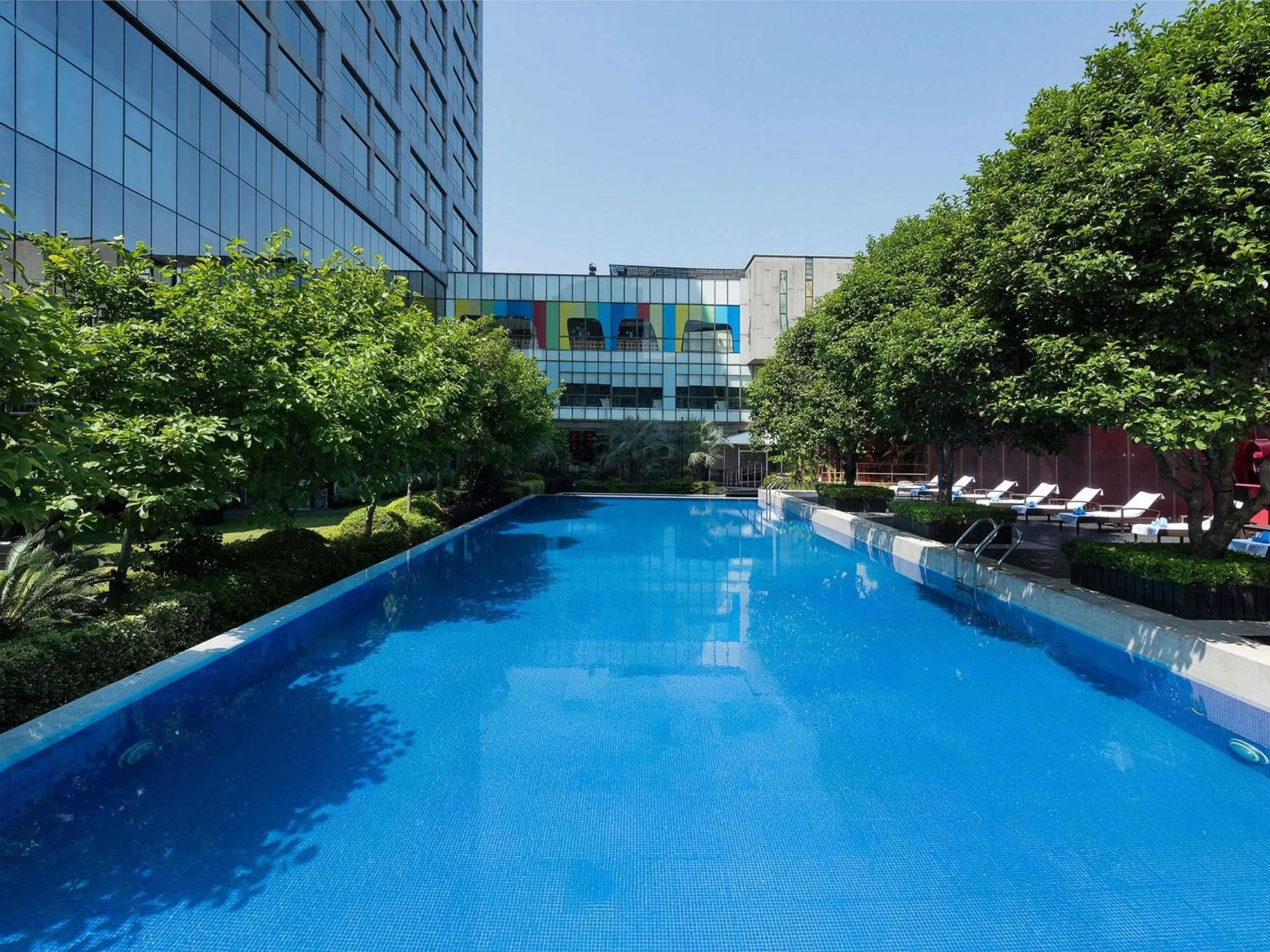 Pool view in Grand Mercure Shanghai Century Park