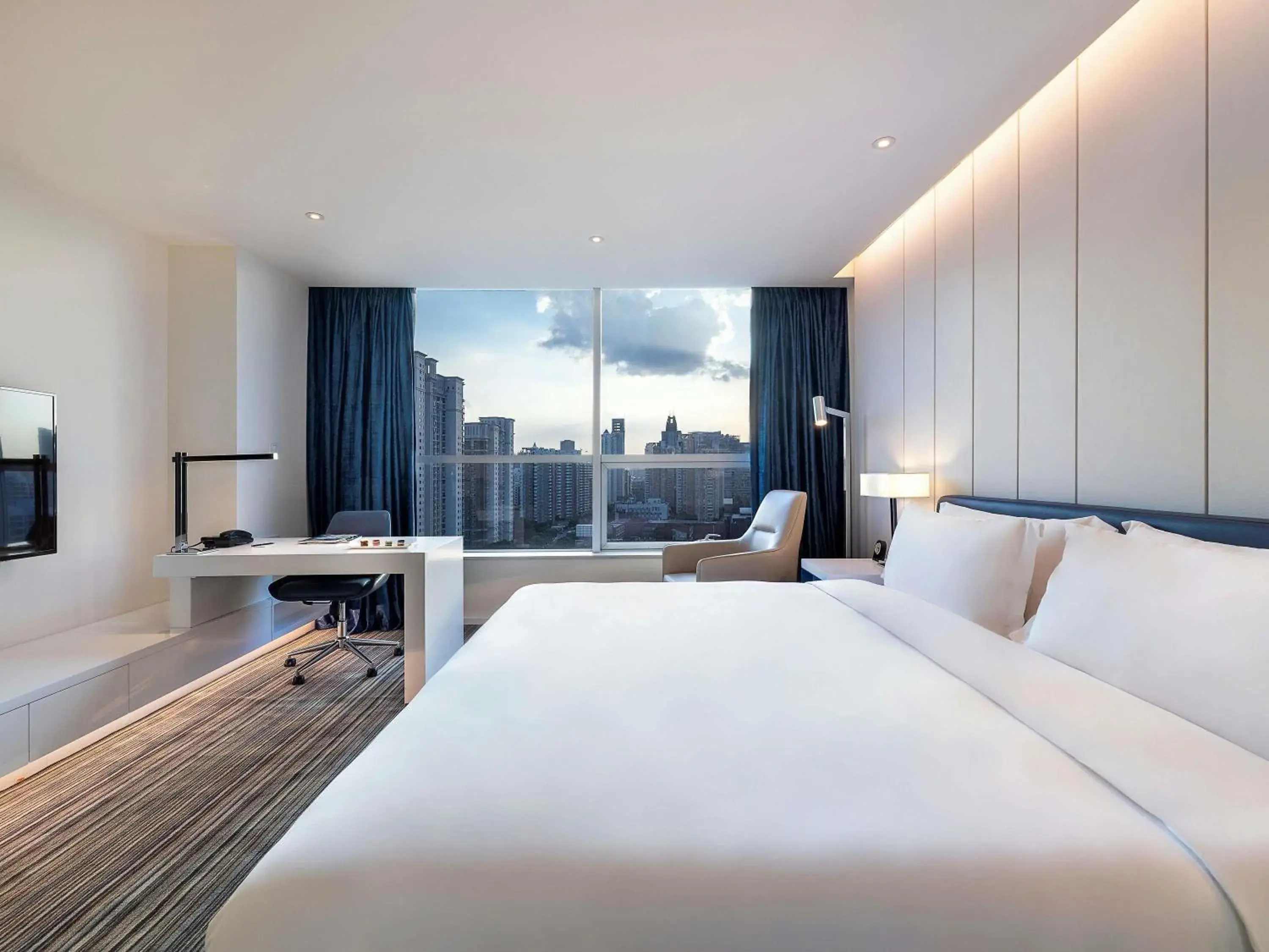 Superior King Room in Grand Mercure Shanghai Century Park Superior King Room in Grand Mercure Shanghai Century Park