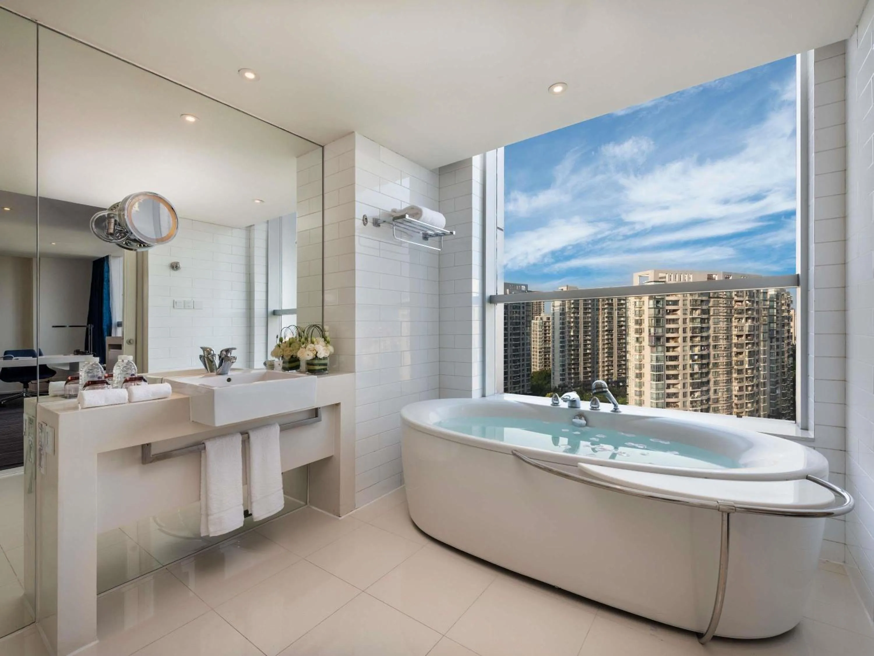 Bedroom in Grand Mercure Shanghai Century Park