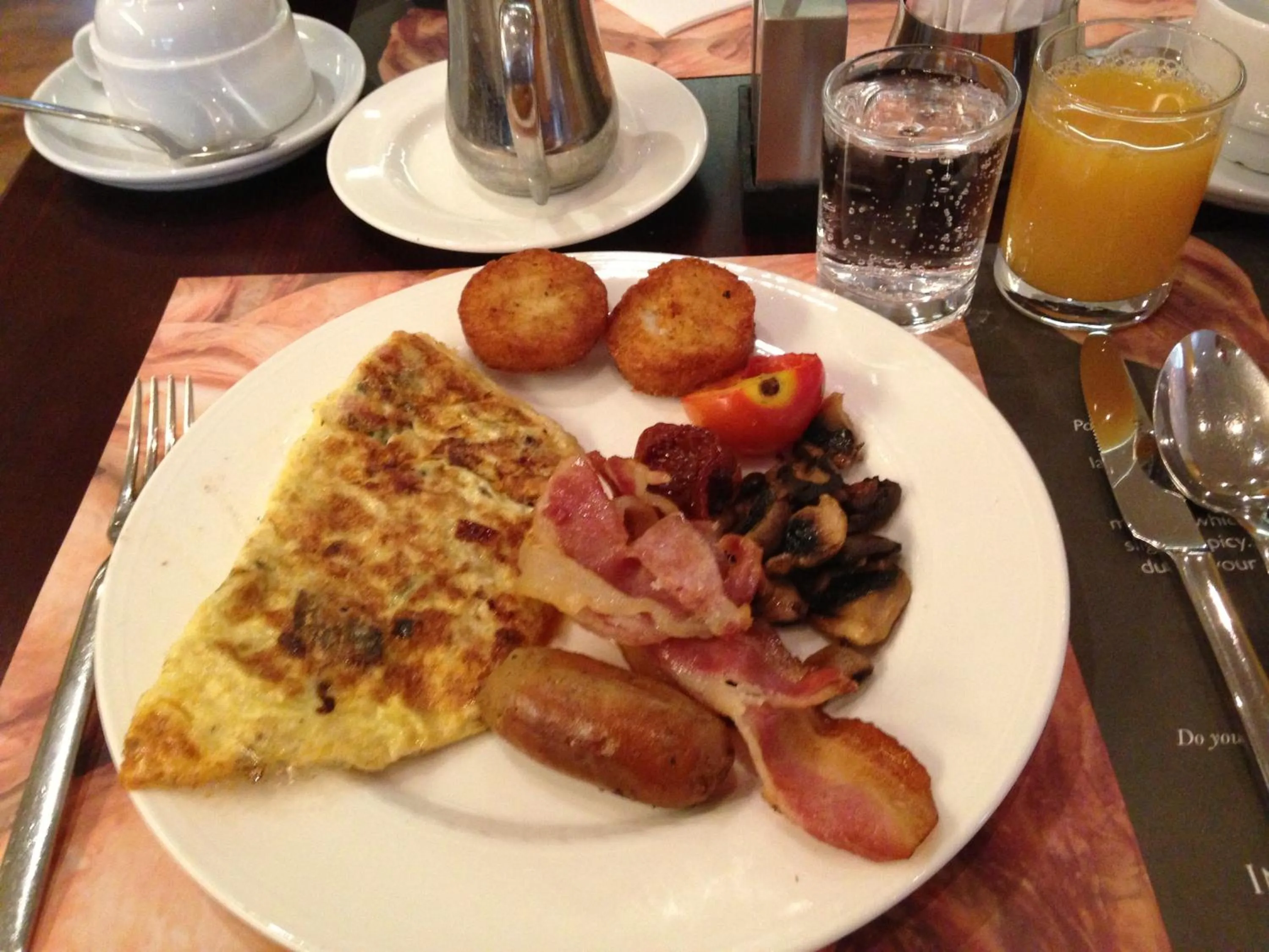 Food and drinks in Hanoi Amber Hotel