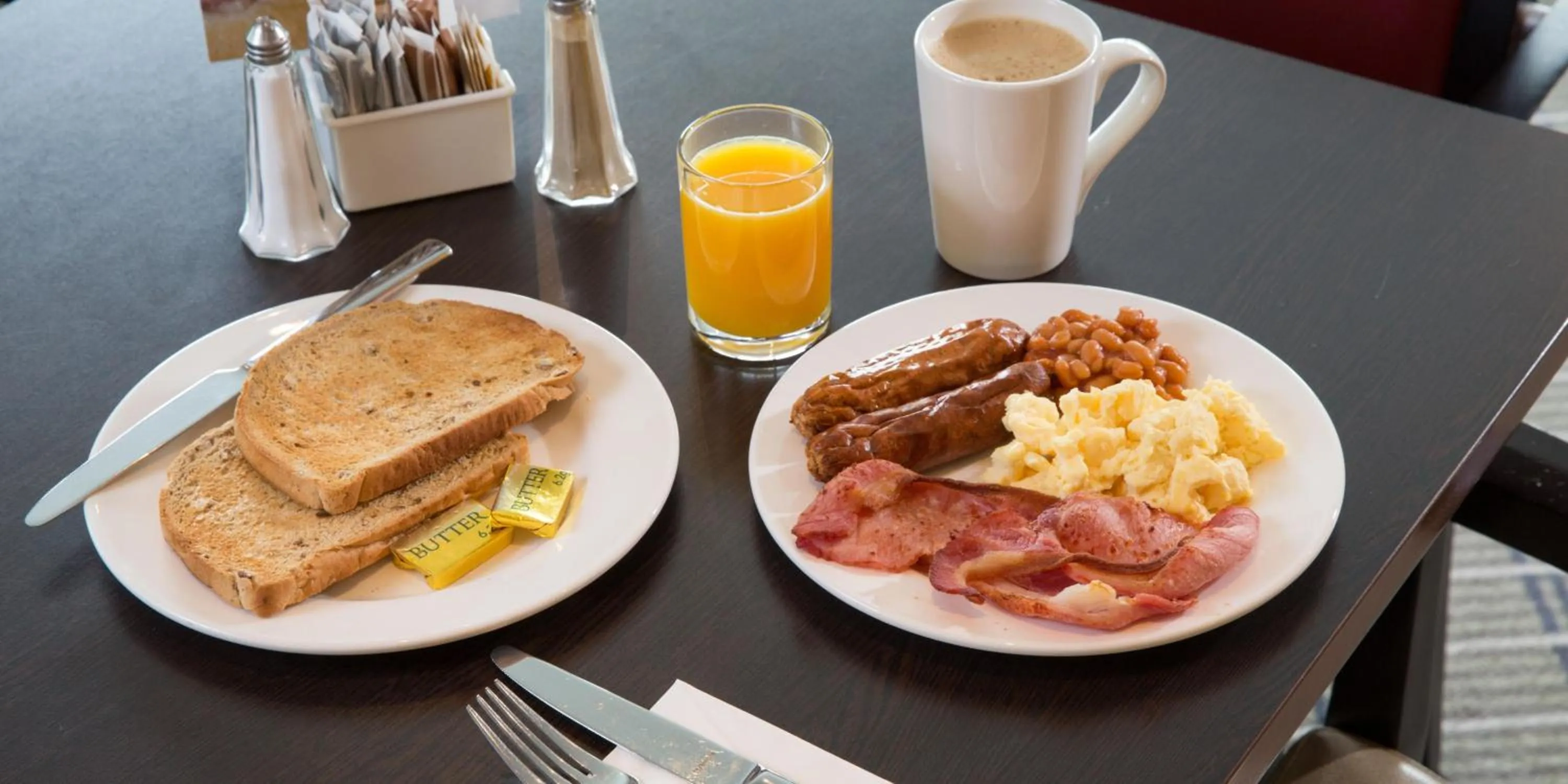 Food and drinks in Hanoi Amber Hotel