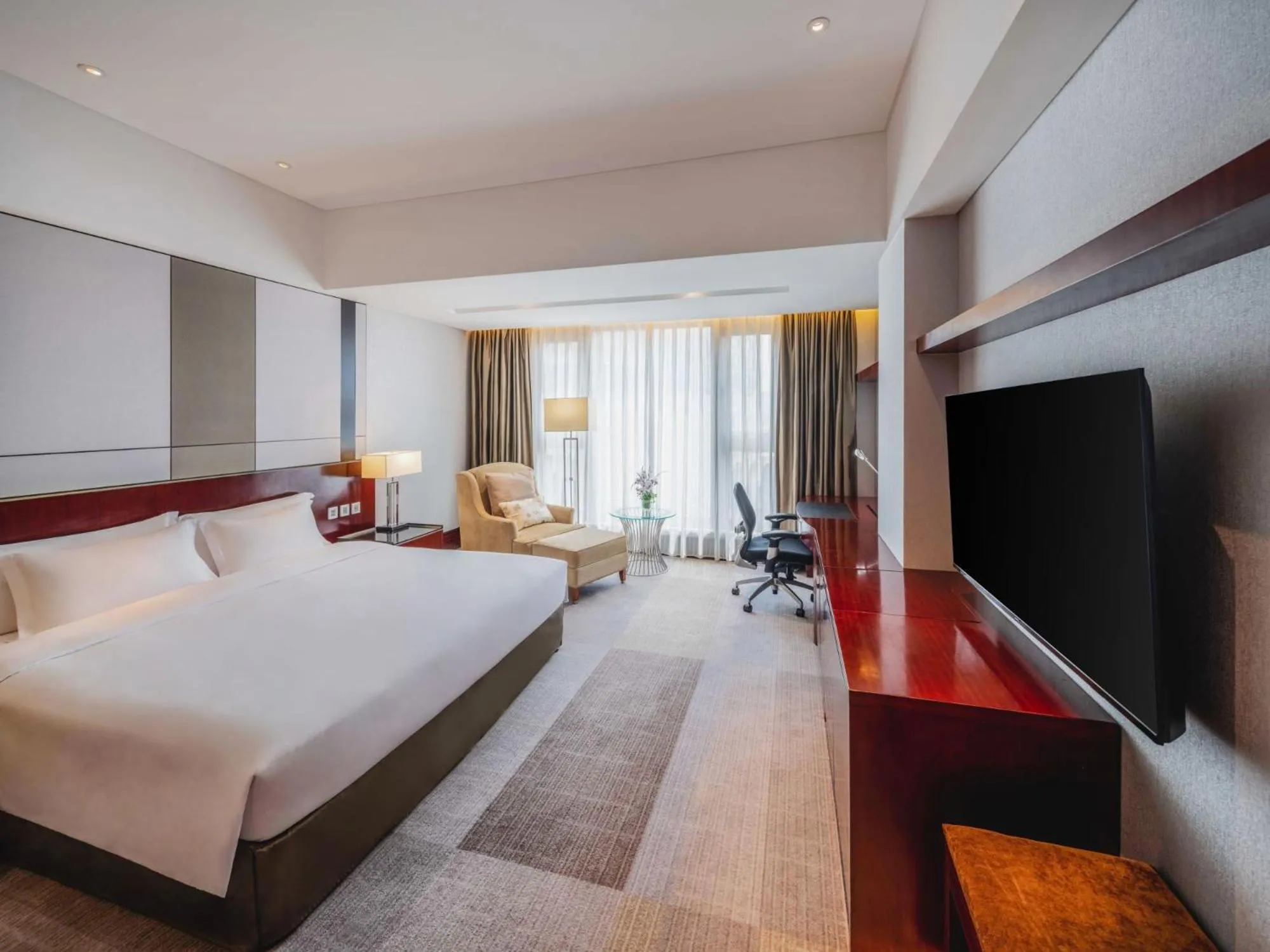 Photo of the whole room, Bed in Marco Polo Jin Jiang