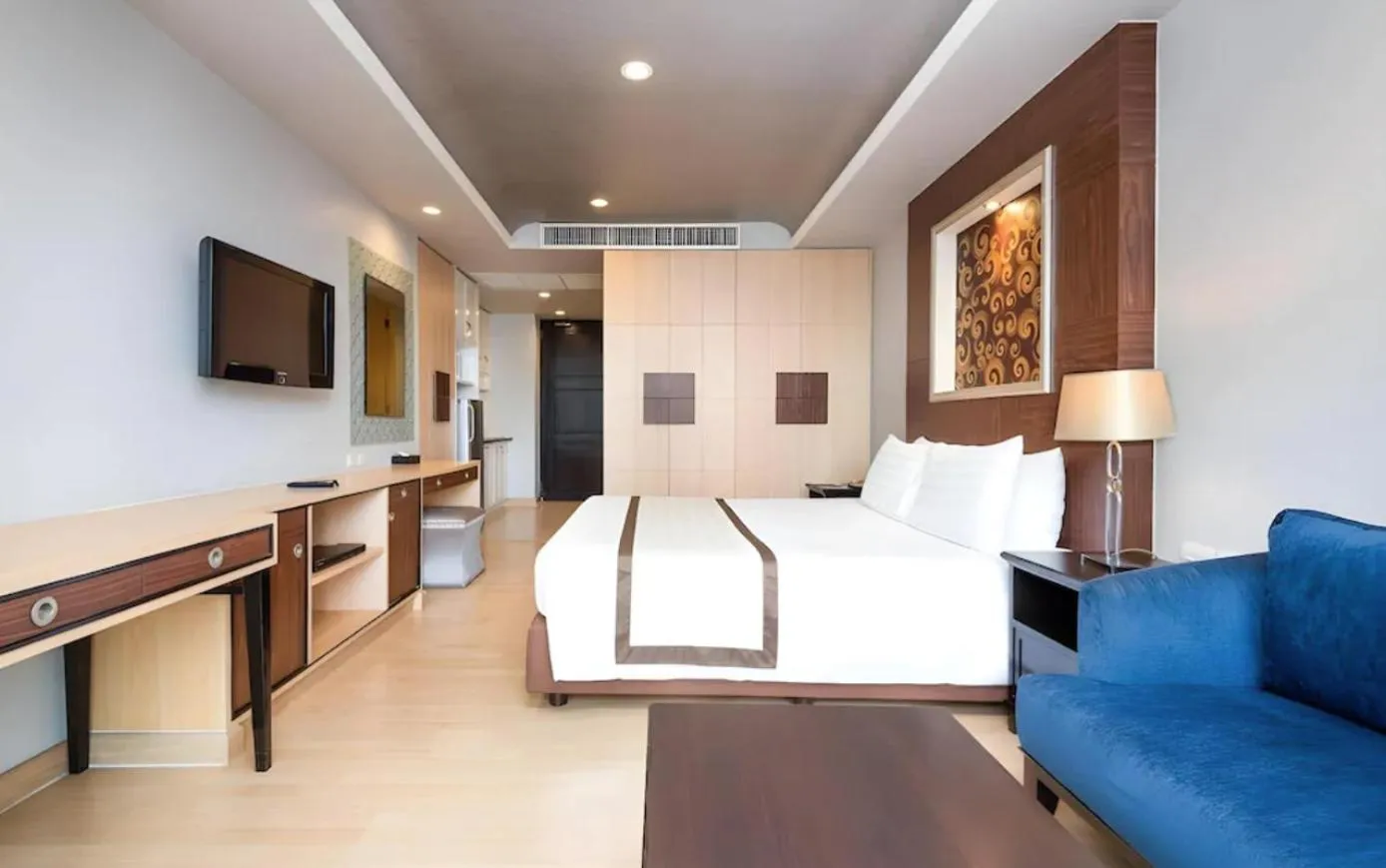 Bed in Admiral Premier Bangkok