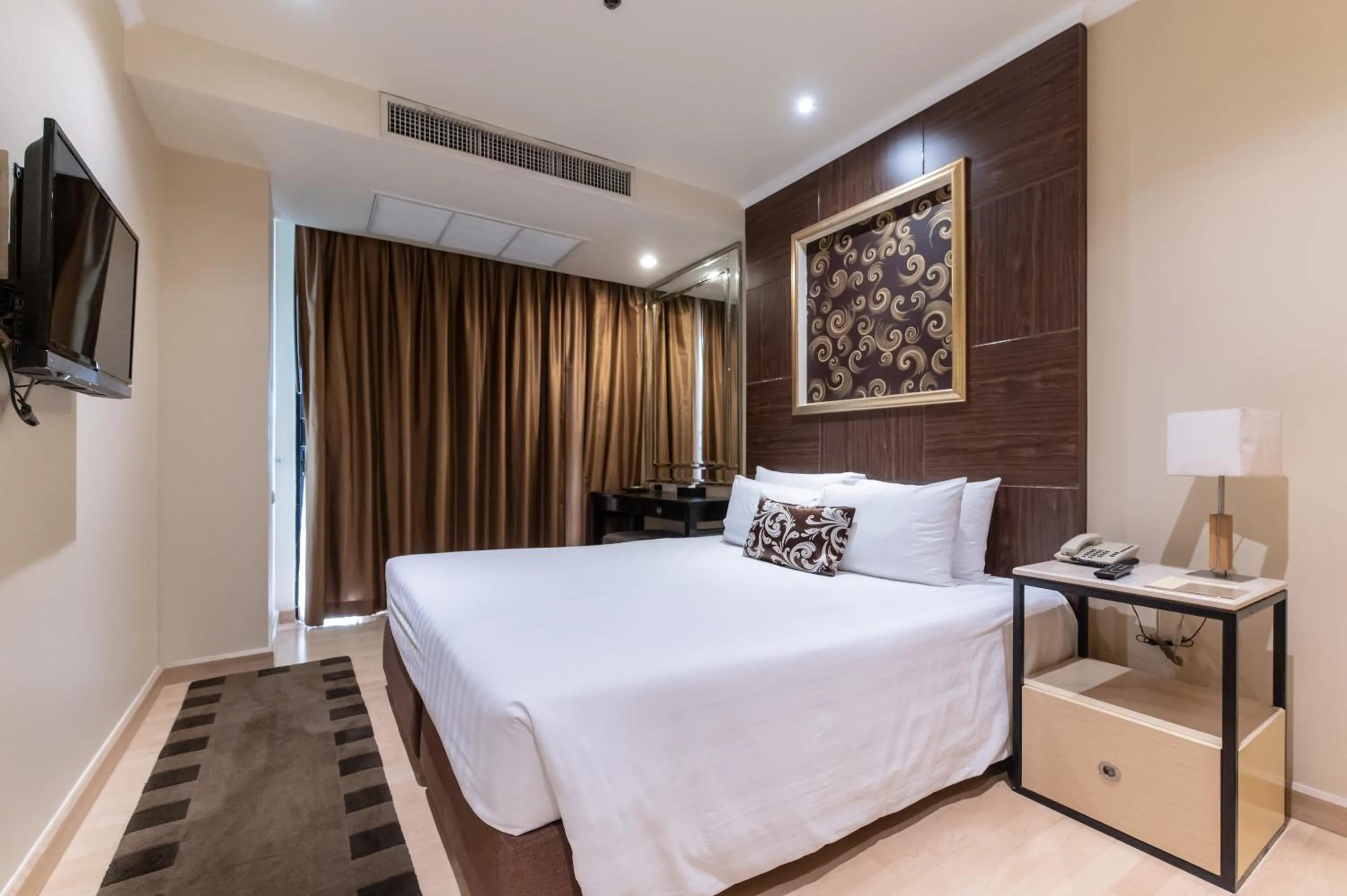 Bed in Admiral Premier Bangkok