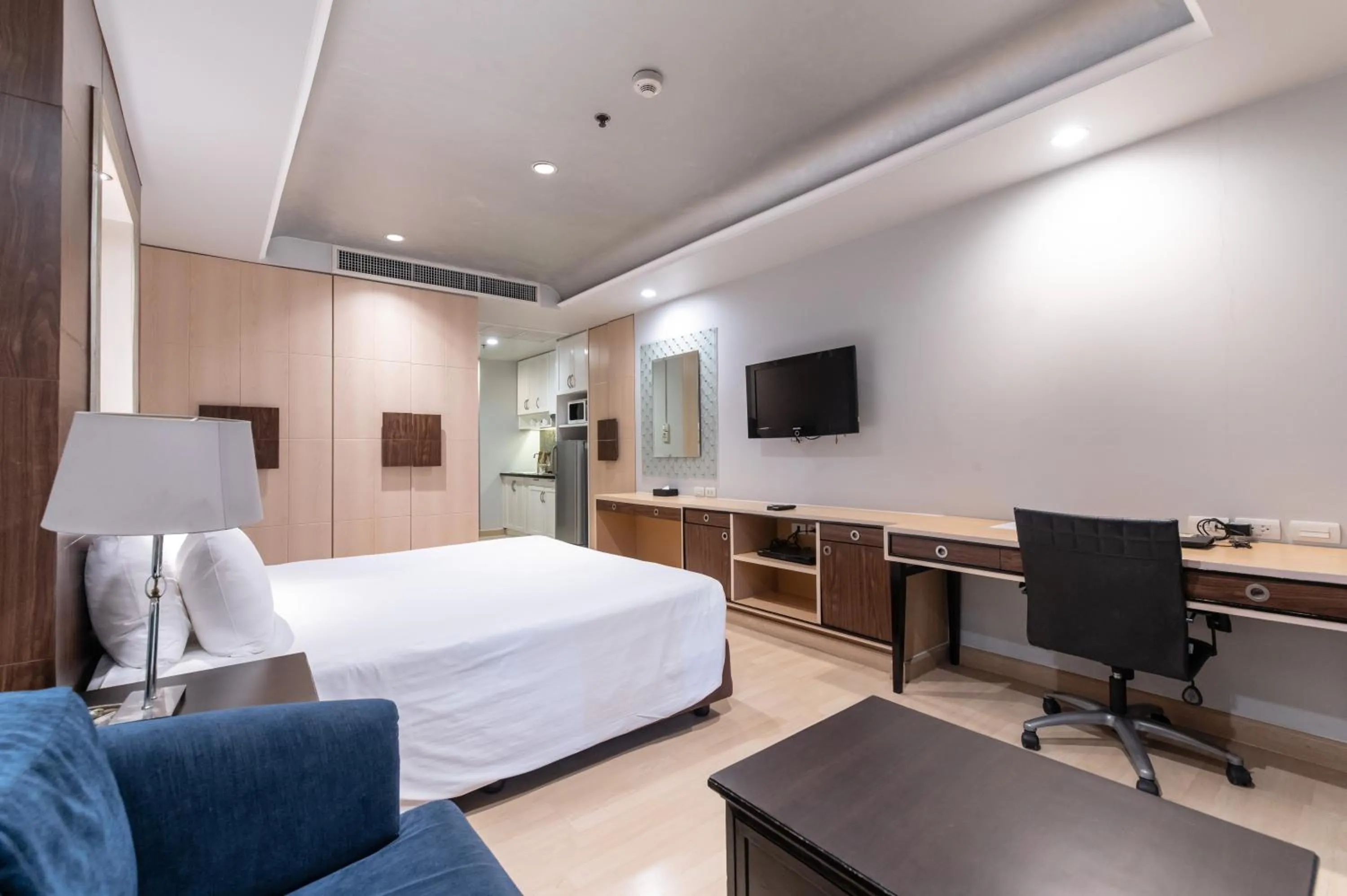 Bed in Admiral Premier Bangkok