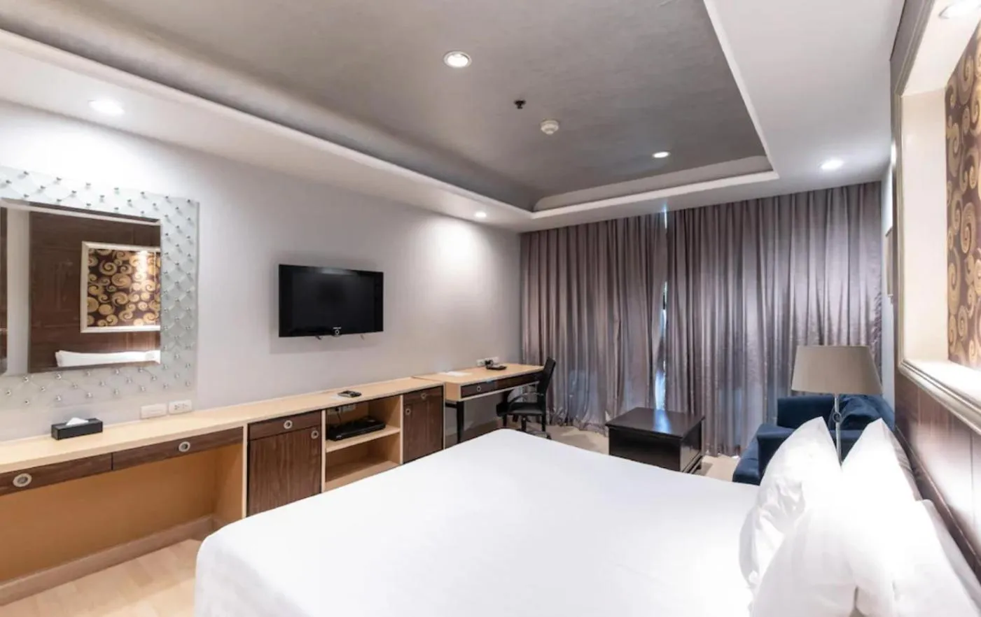 Bed in Admiral Premier Bangkok