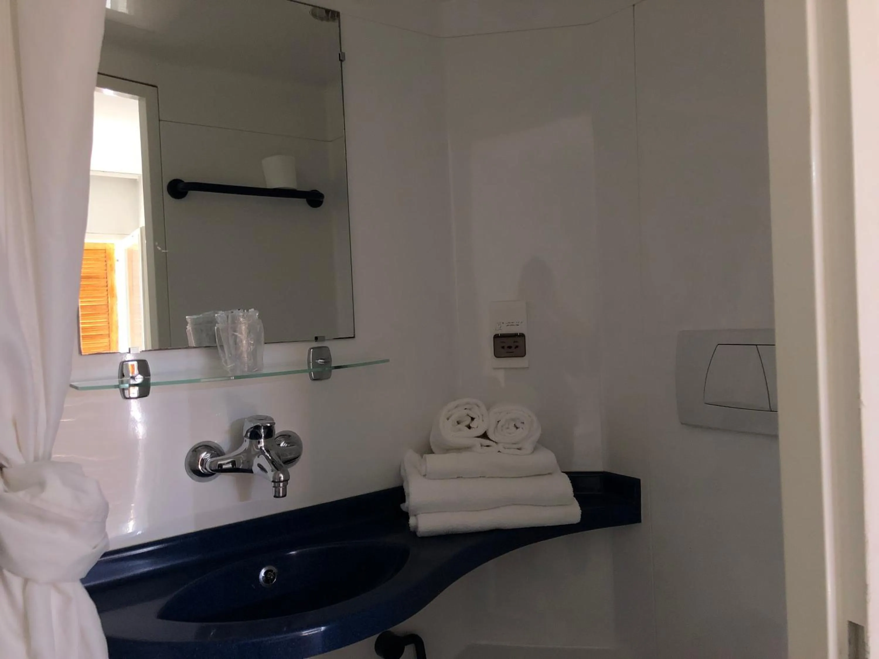 Shower in Le Pavillon Bleu