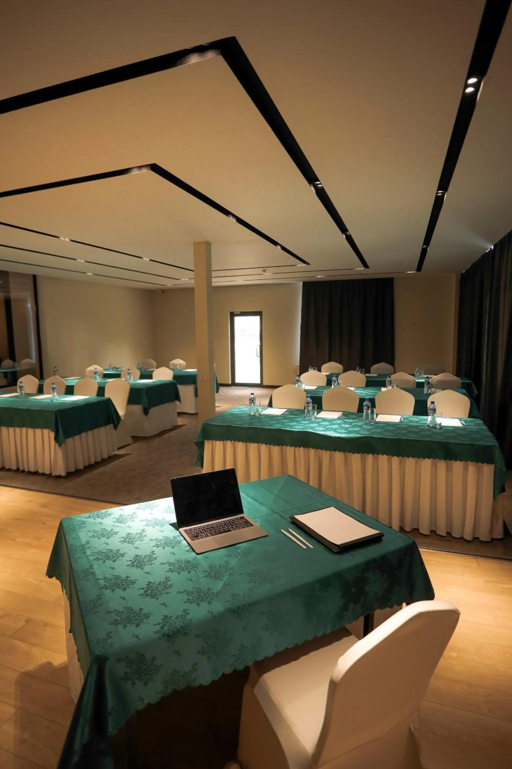 Meeting/conference room in Edelweiss Art Hotel