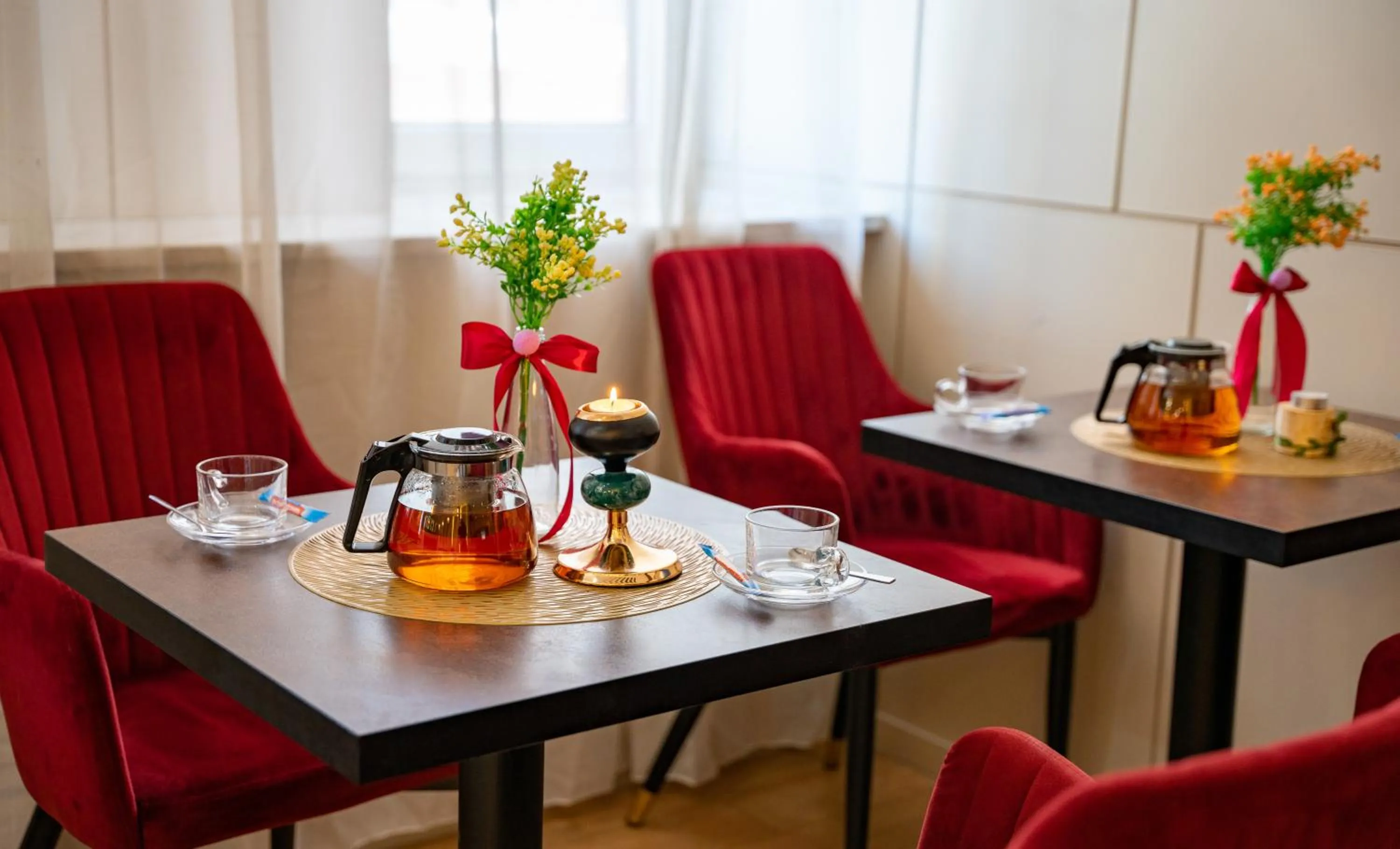 Food and drinks in Edelweiss Art Hotel