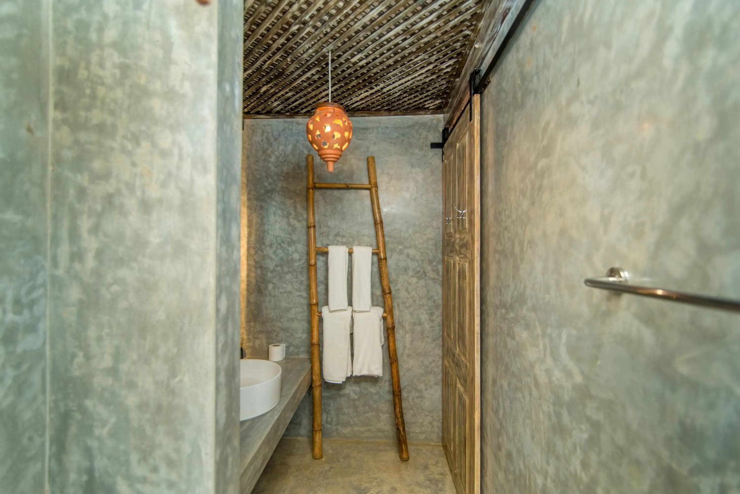 Shower in D Canal House