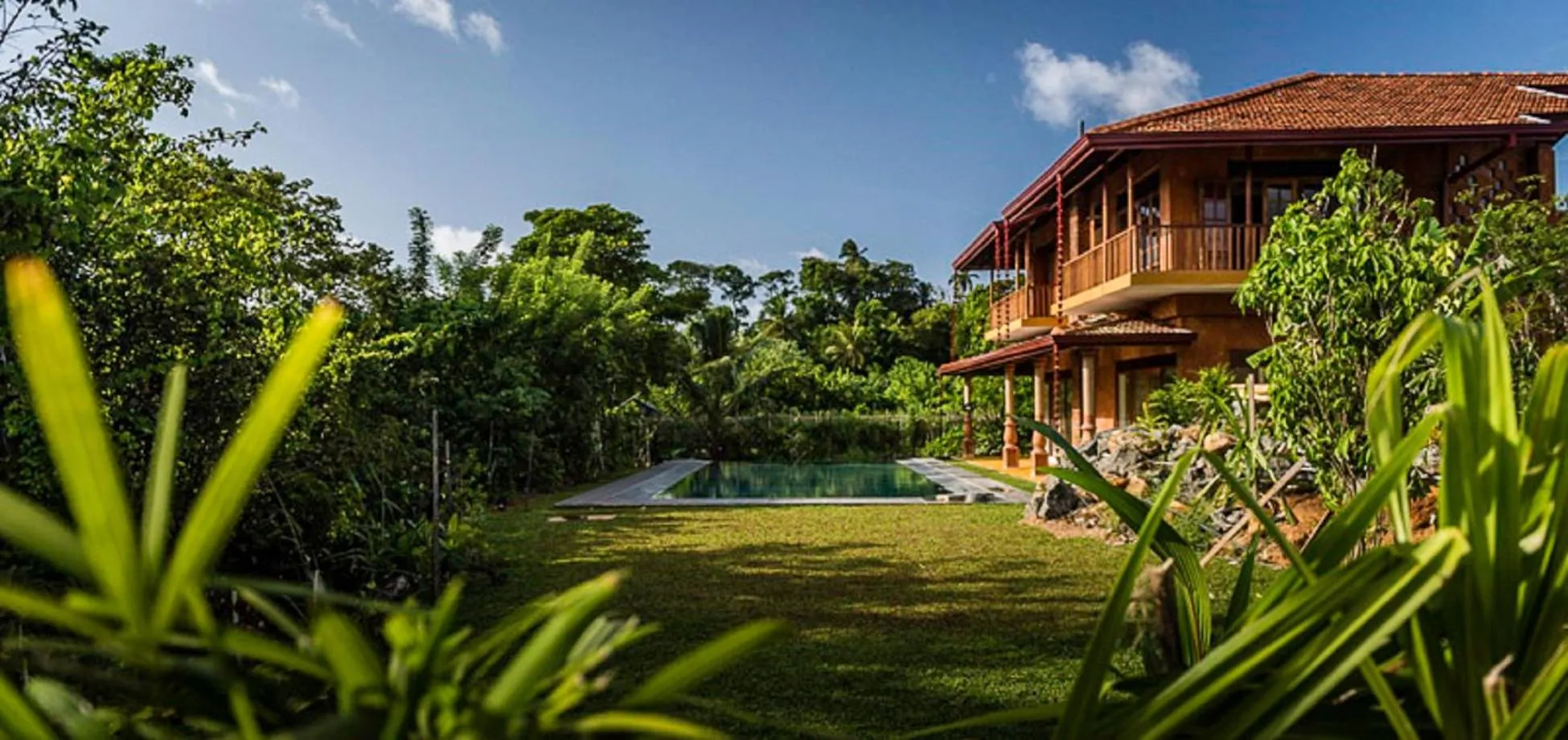 Patio in D Canal House