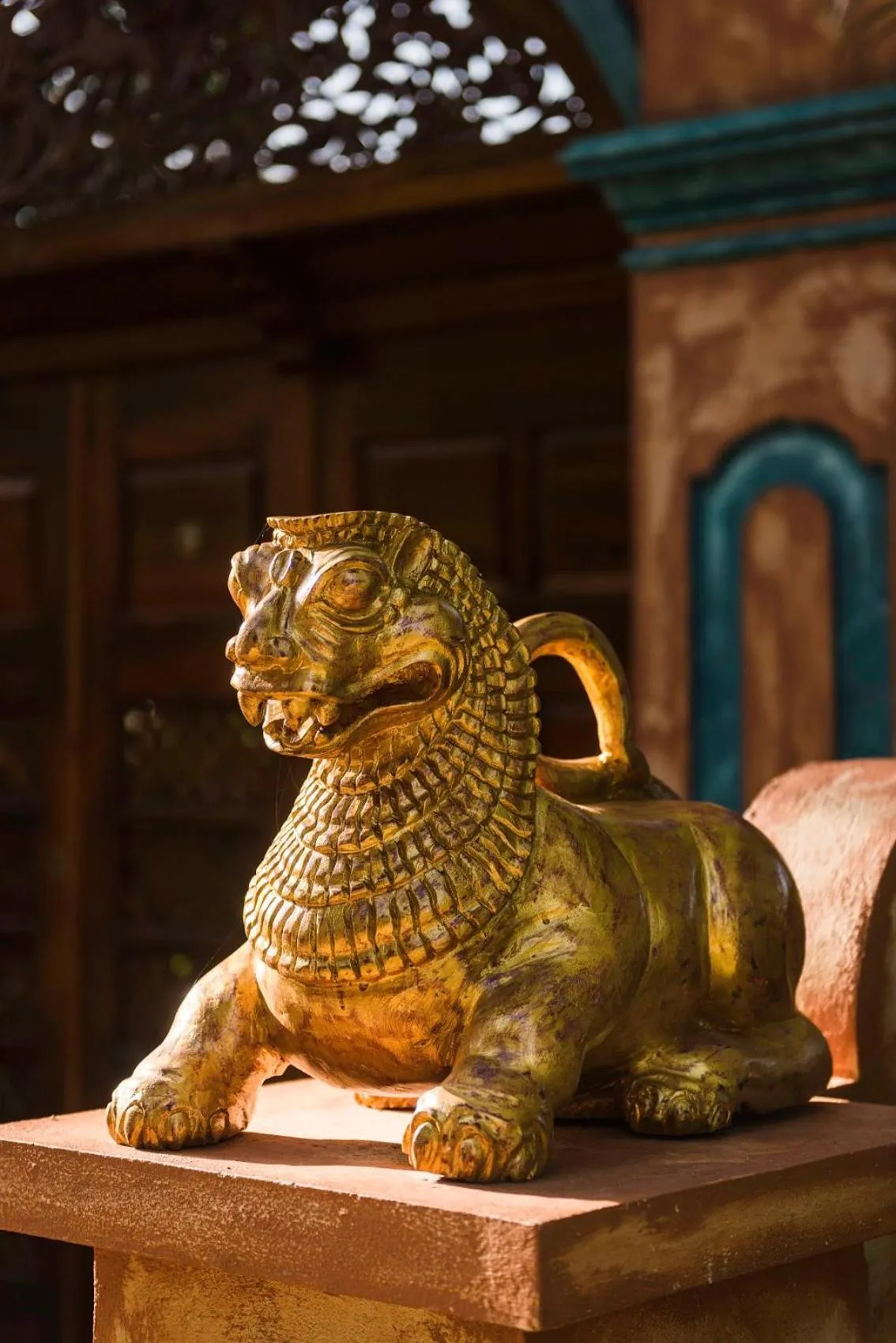 Facade/entrance in D Canal House