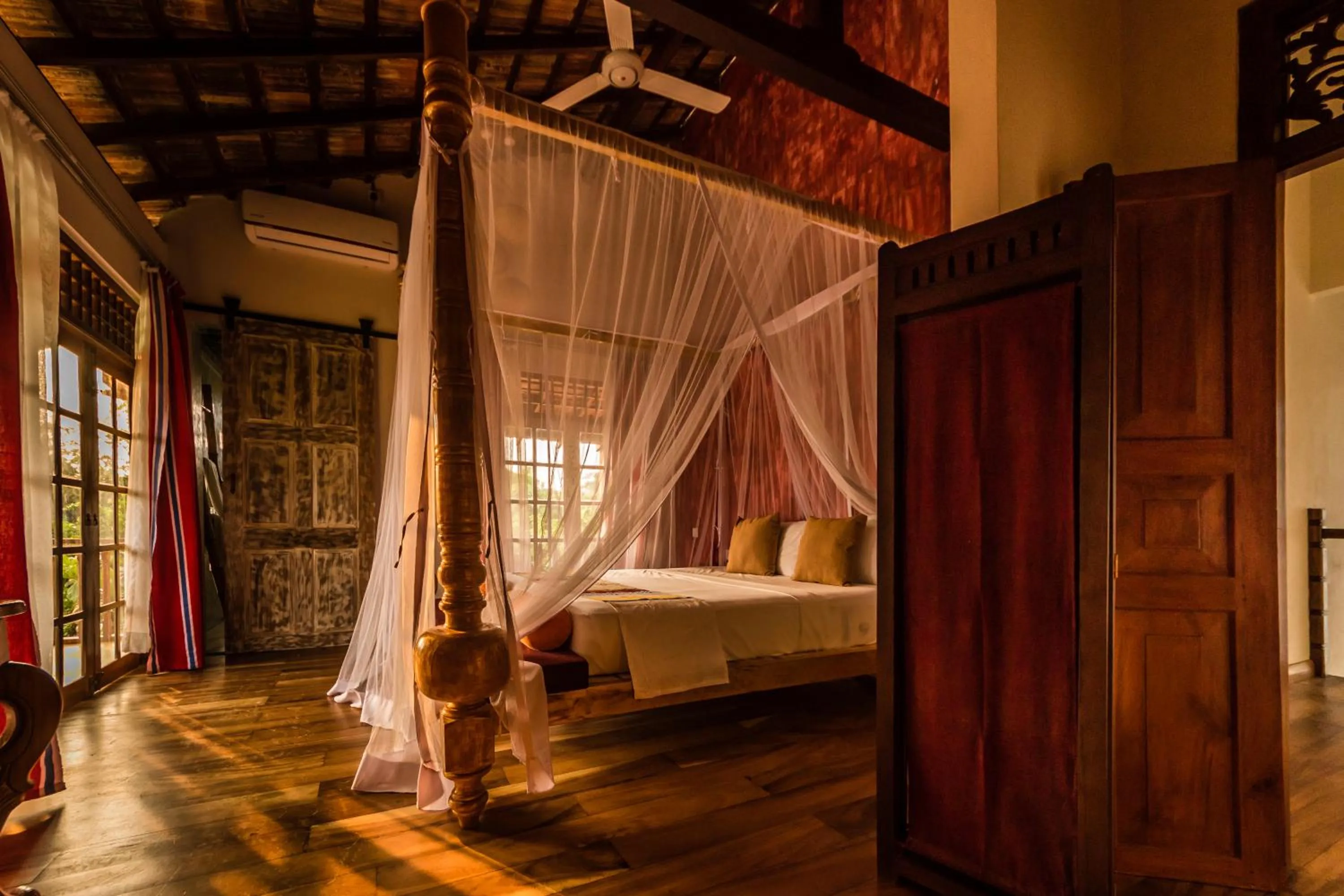 Bedroom, Bed in D Canal House