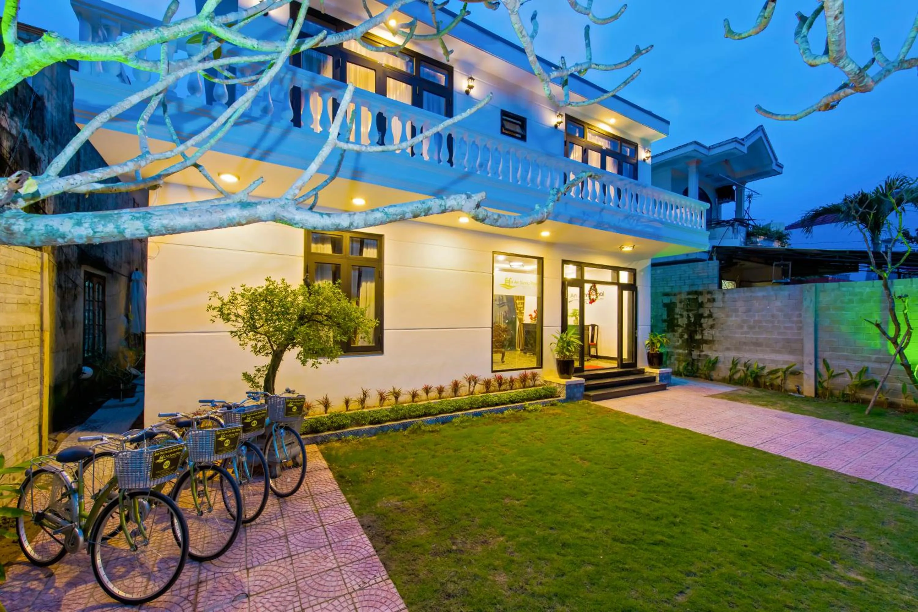 Property building in Hoi An Sunny Pool Villa