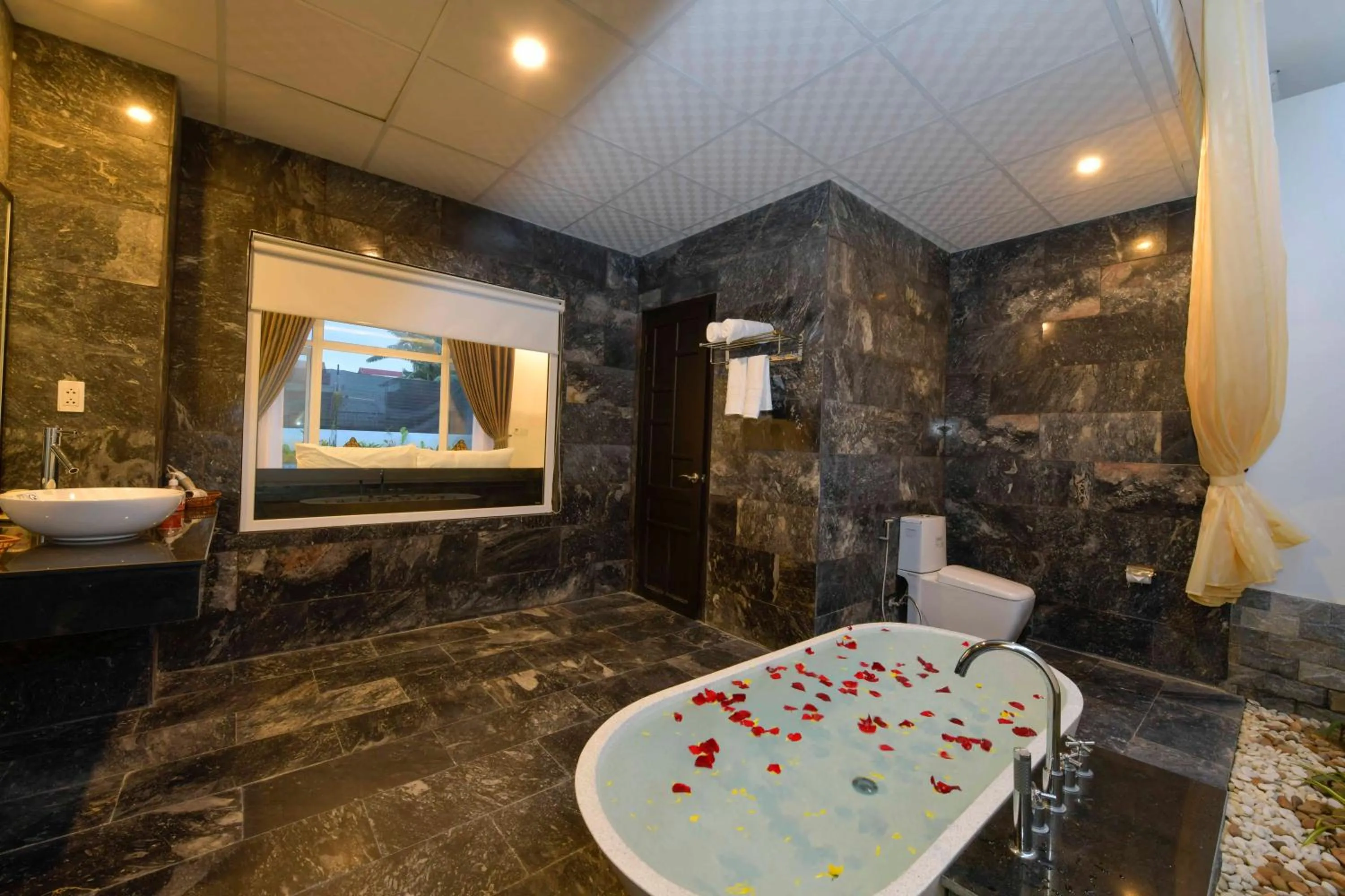 Bathroom in Hoi An Sunny Pool Villa