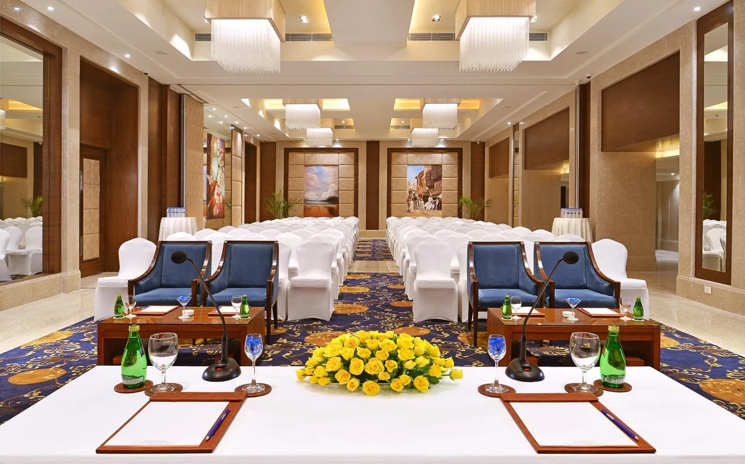 Business facilities in Golden Sarovar Portico