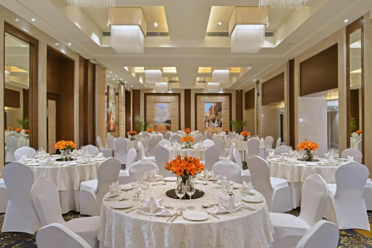 Banquet/Function facilities in Golden Sarovar Portico