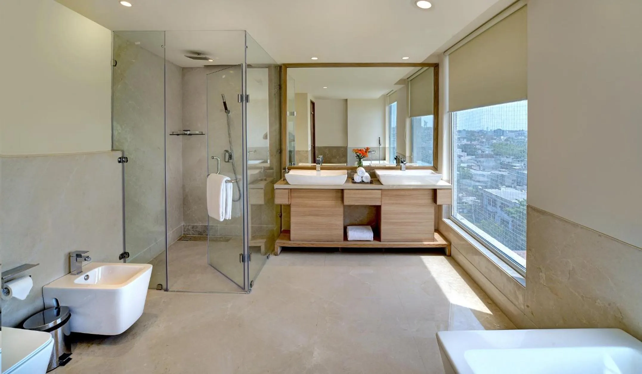 Golden Sarovar Portico