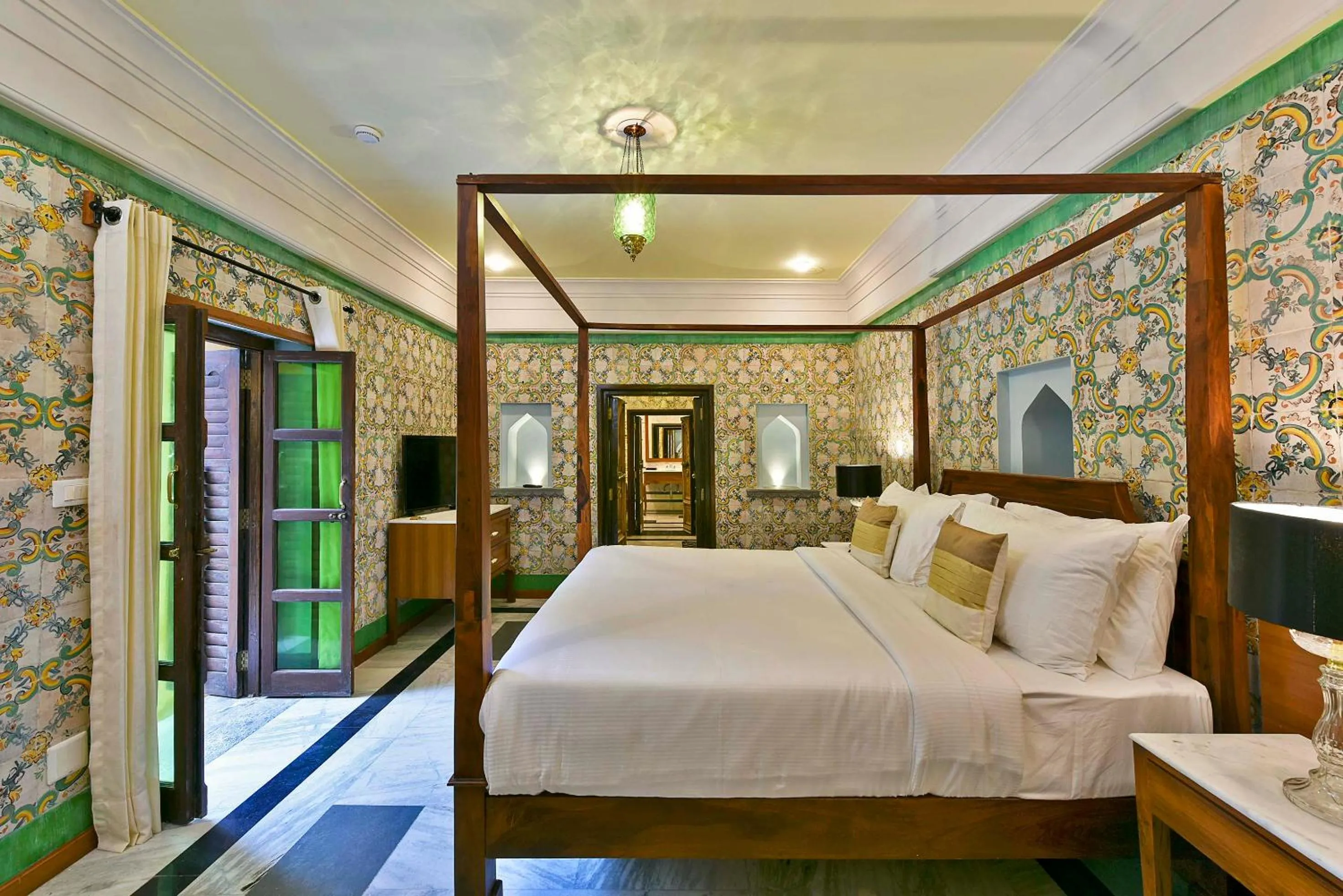 Bedroom, Bed in Gogunda Palace