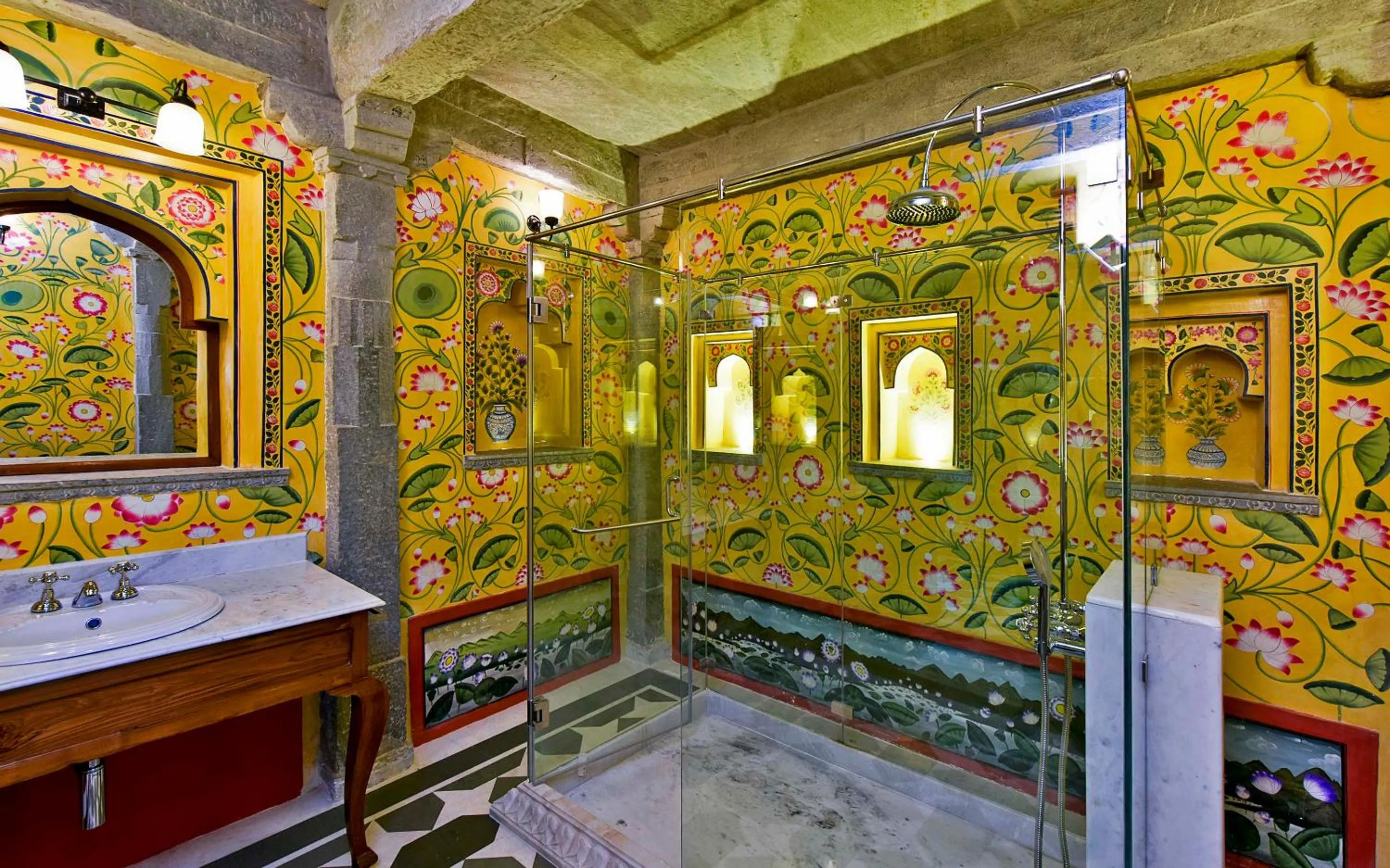 Shower in Gogunda Palace
