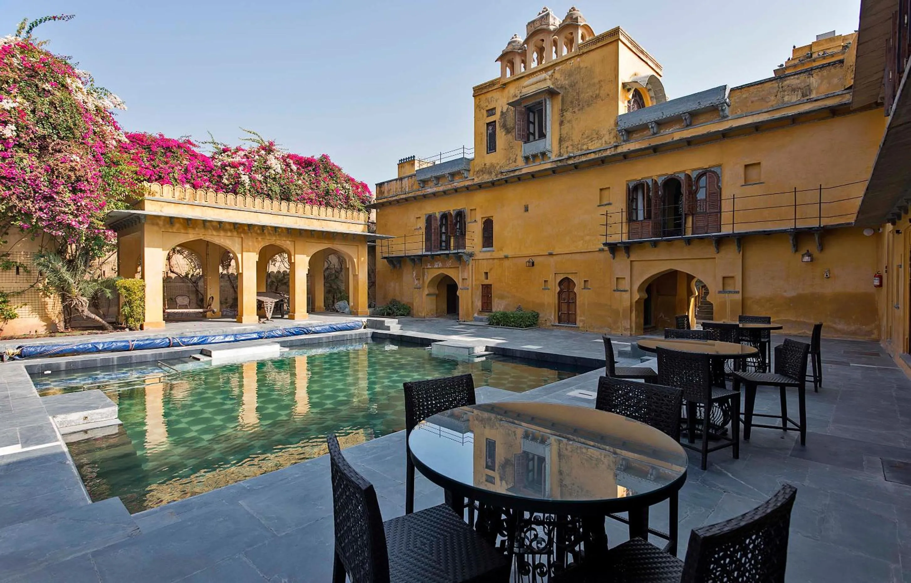 Lounge or bar in Gogunda Palace