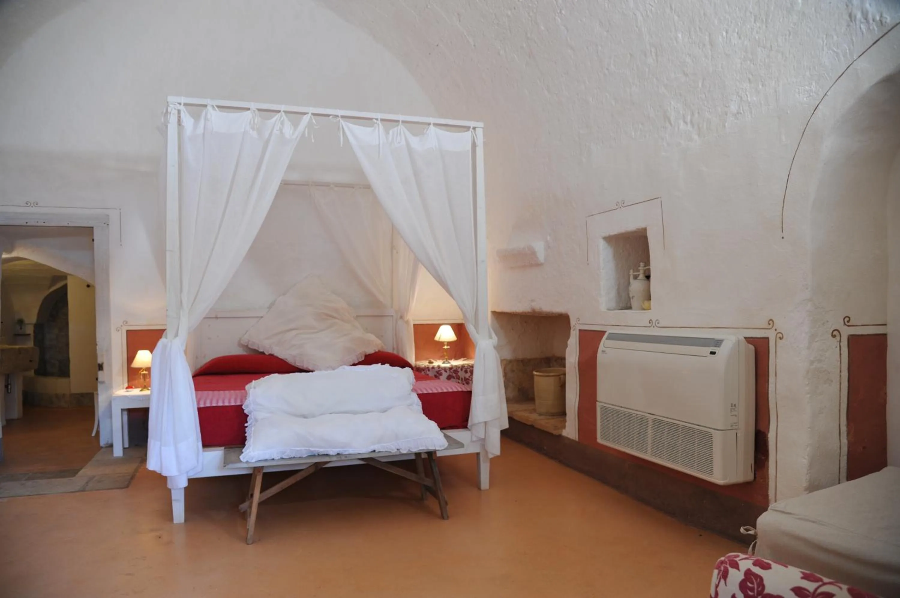 Photo of the whole room in Masseria Cristo