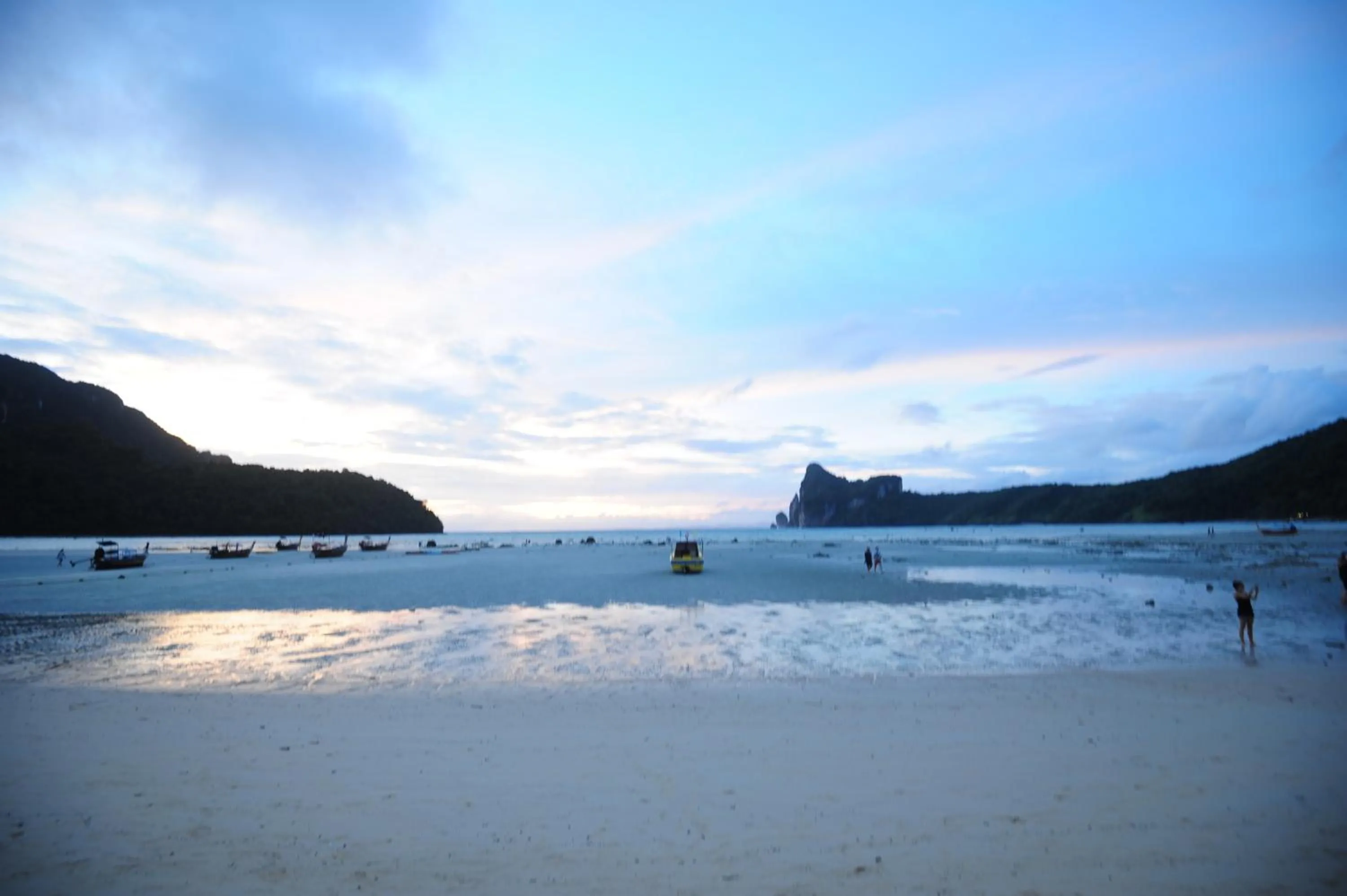 Beach in Phi Phi Twin Palms Bungalow