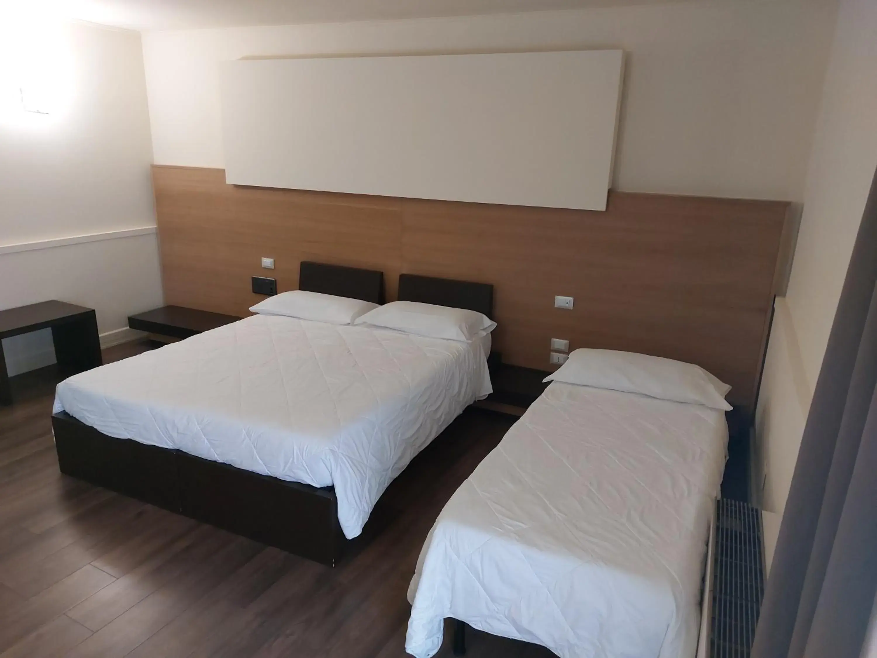 Standard Quadruple Room in Hotel San Nicola Standard Quadruple Room in Hotel San Nicola