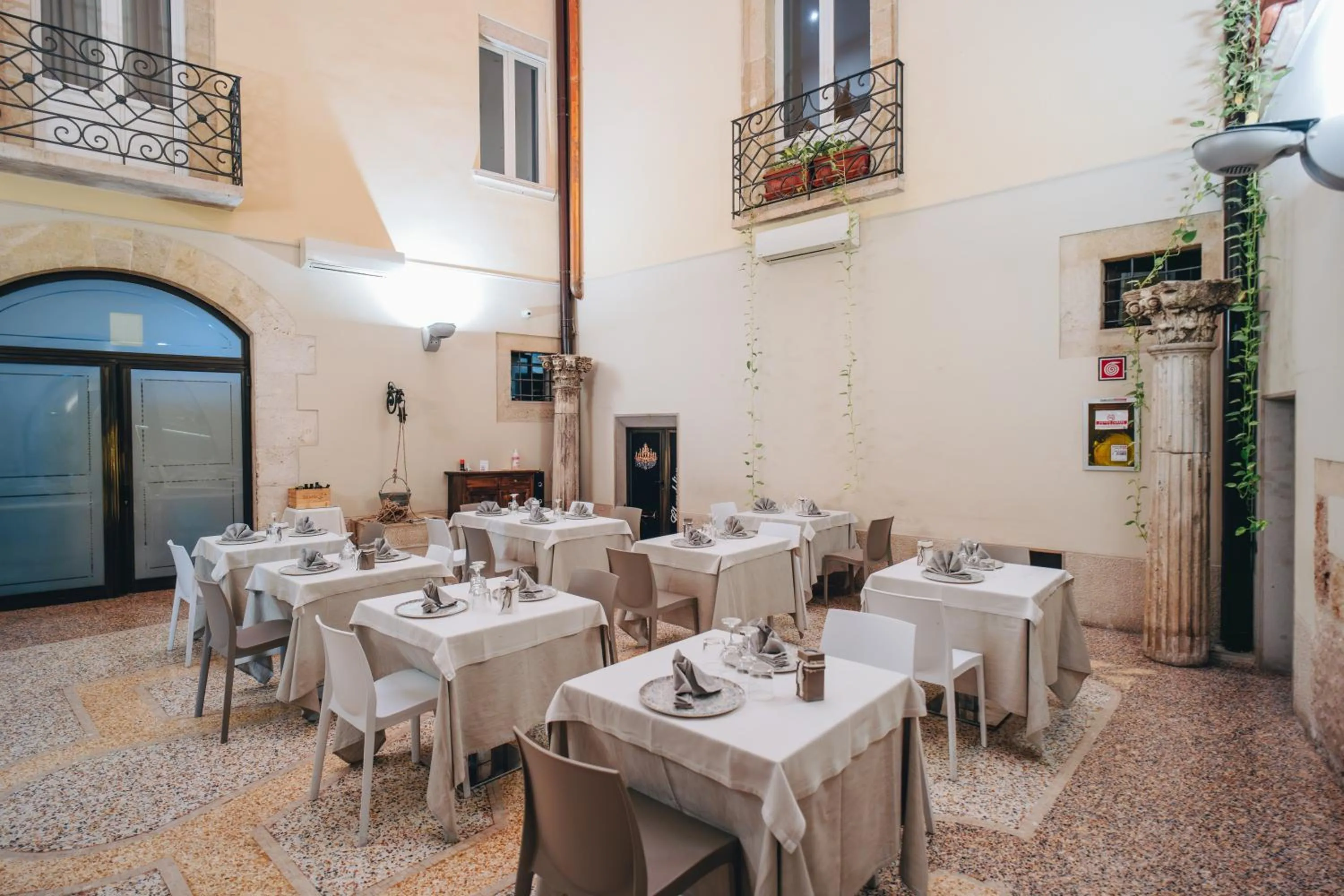 Lounge or bar in Hotel San Nicola