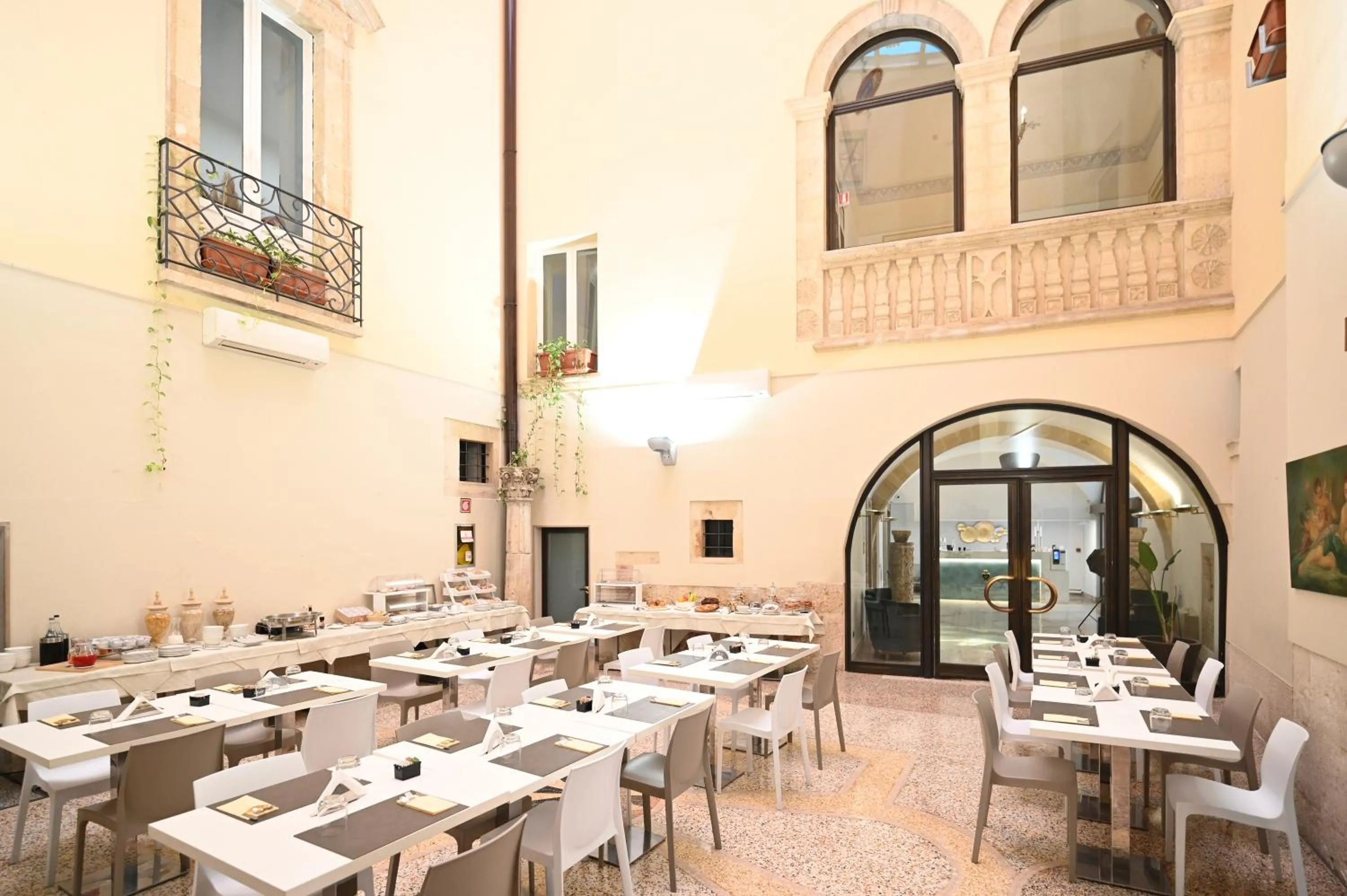 Communal lounge/ TV room in Hotel San Nicola