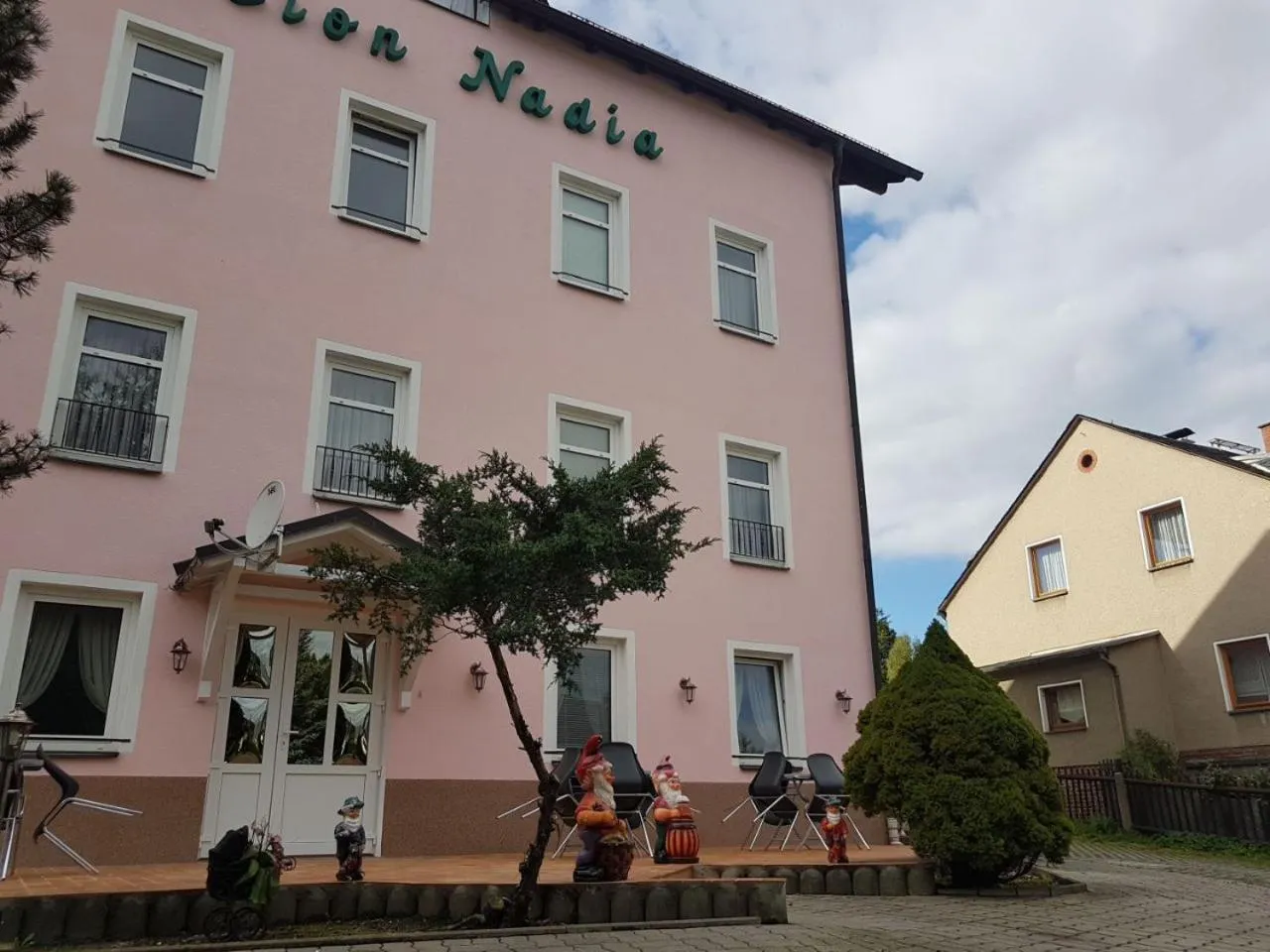 Facade/entrance in Pension Nadia