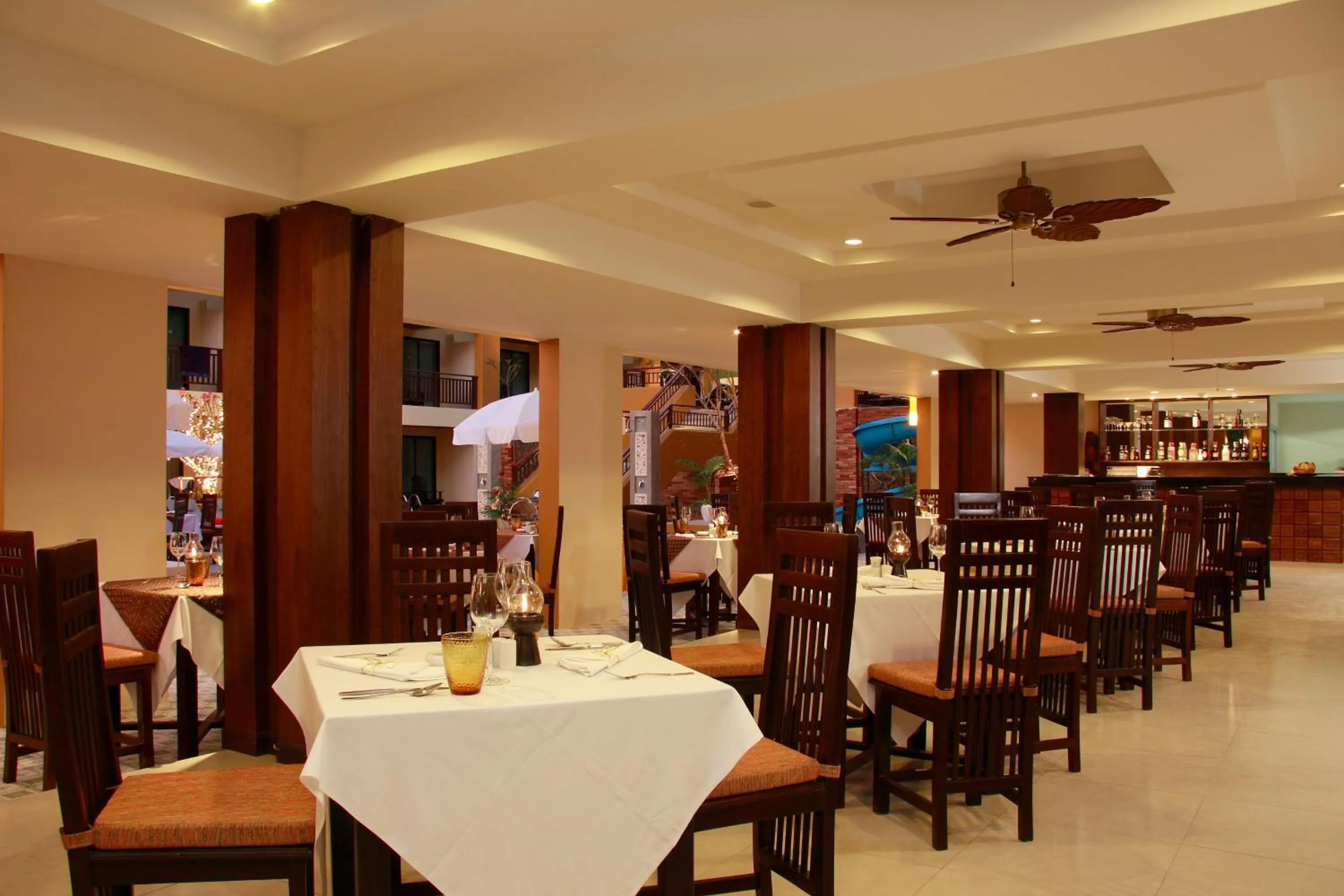 Restaurant/places to eat in Diamond Cottage Resort & Spa