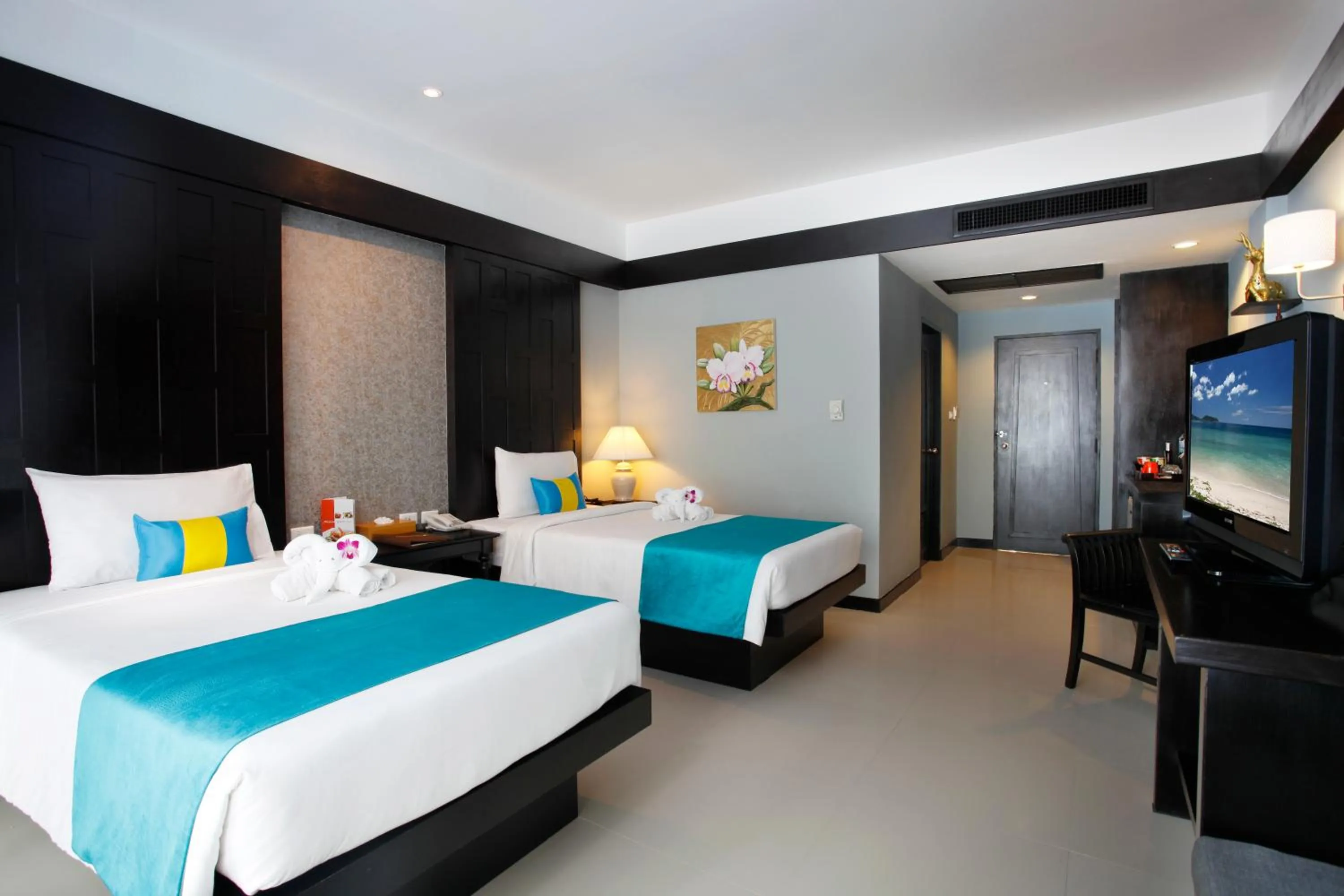TV and multimedia, Bed in Diamond Cottage Resort & Spa