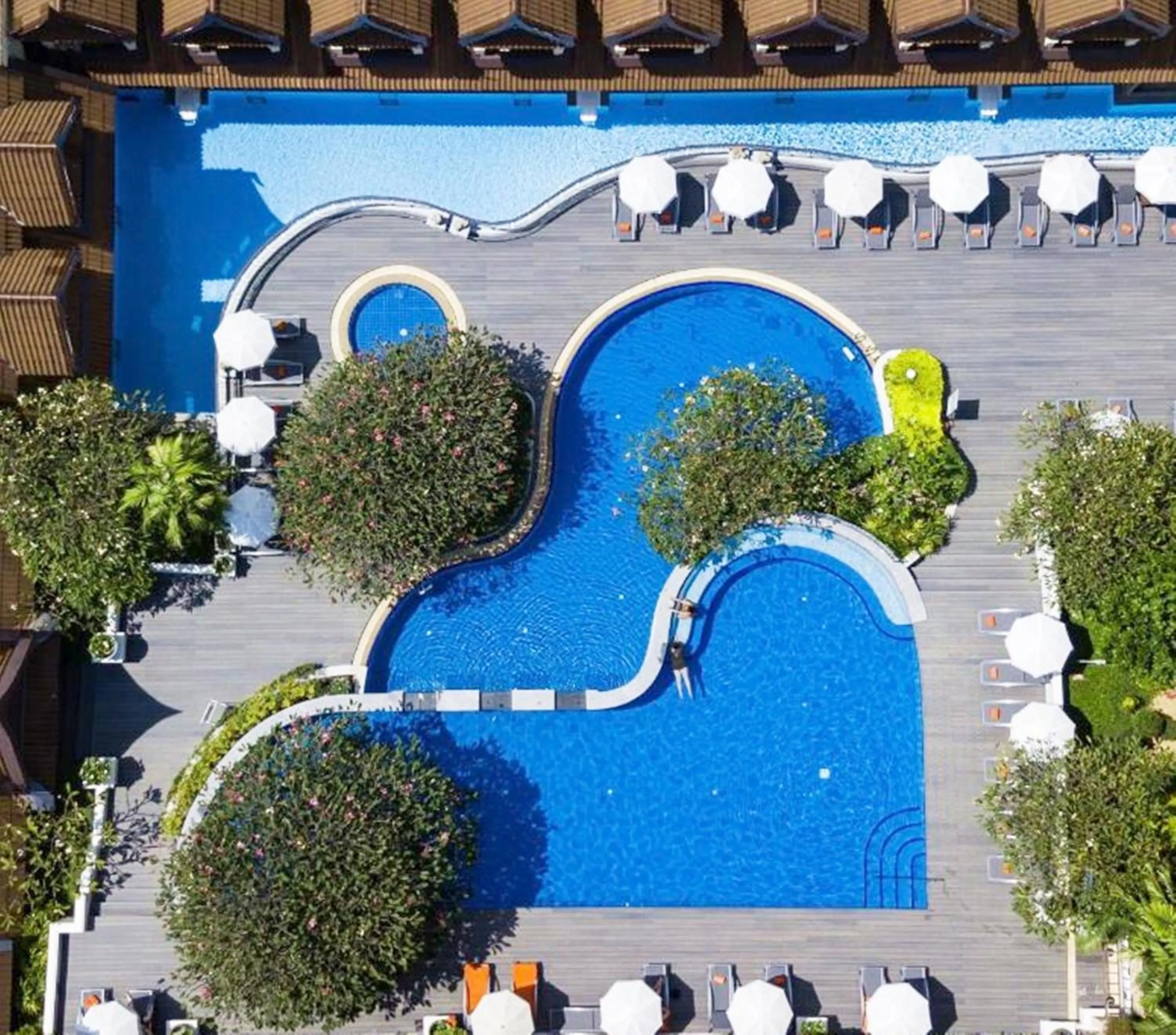 Property building in Diamond Cottage Resort & Spa