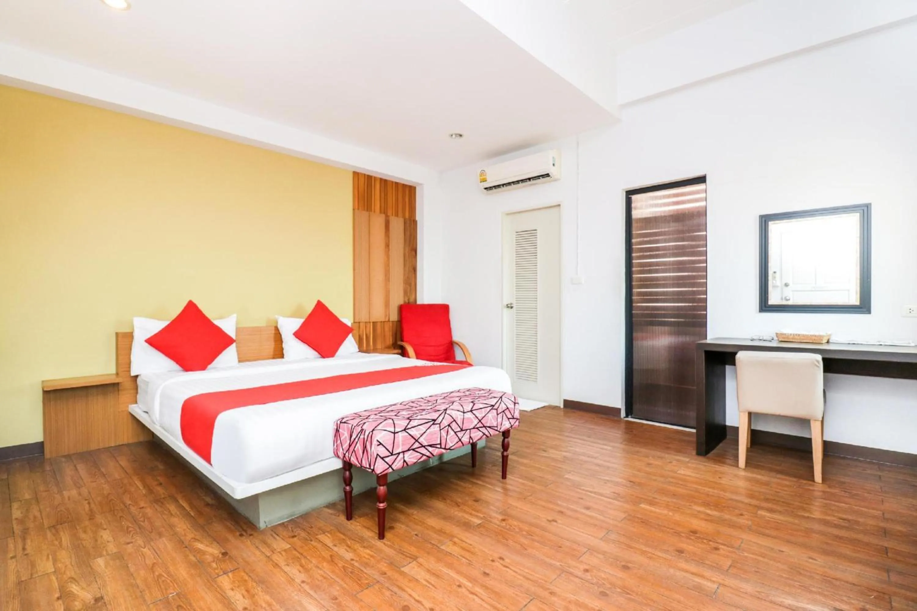 View (from property/room), Bed in King One Suvarnabhumi