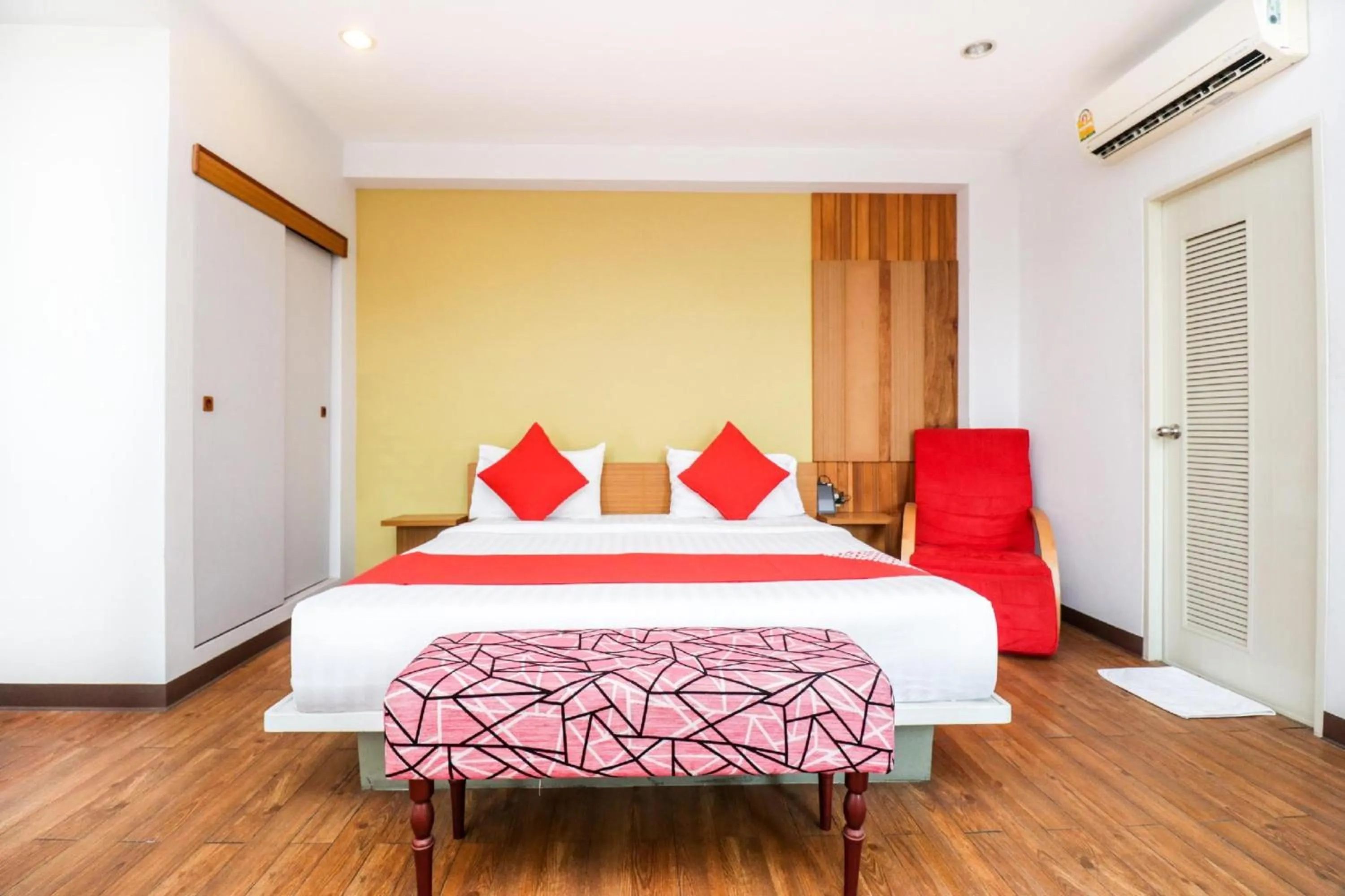 Bedroom, Bed in King One Suvarnabhumi