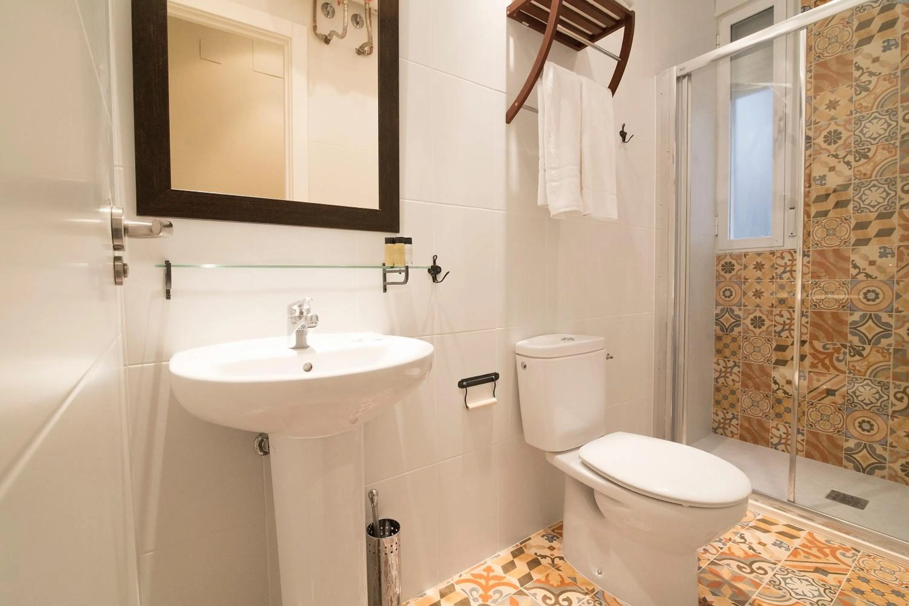 Shower in SUITES YOU Zinc