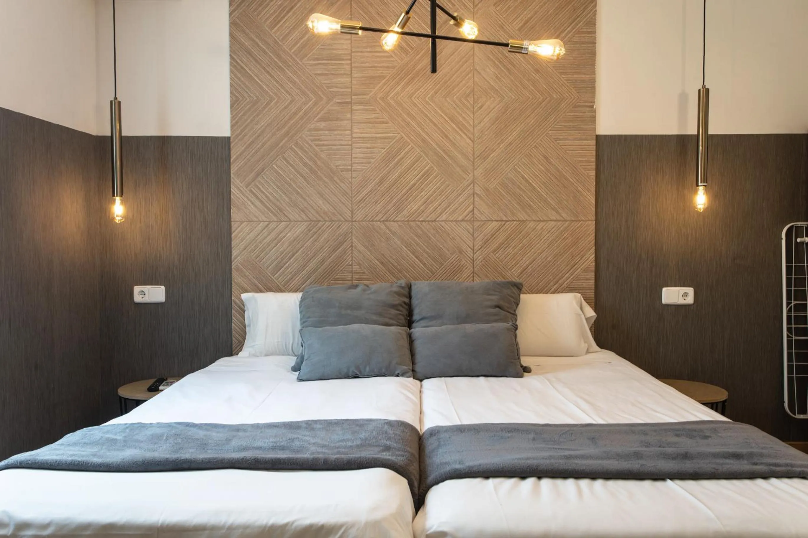 Bed in SUITES YOU Zinc